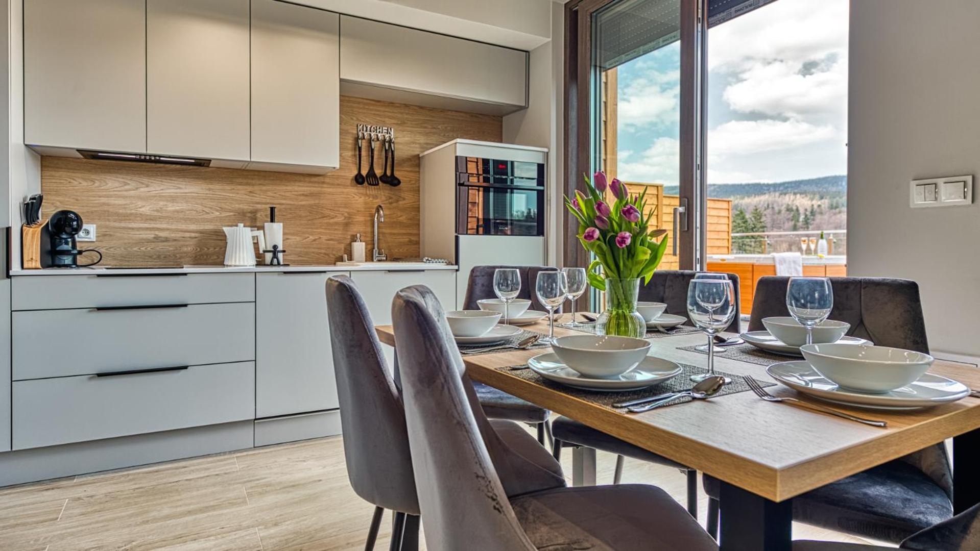 Apartamenty z basenem i saunami STONE HILL RESORT VIP Centrum by Royal Aparts