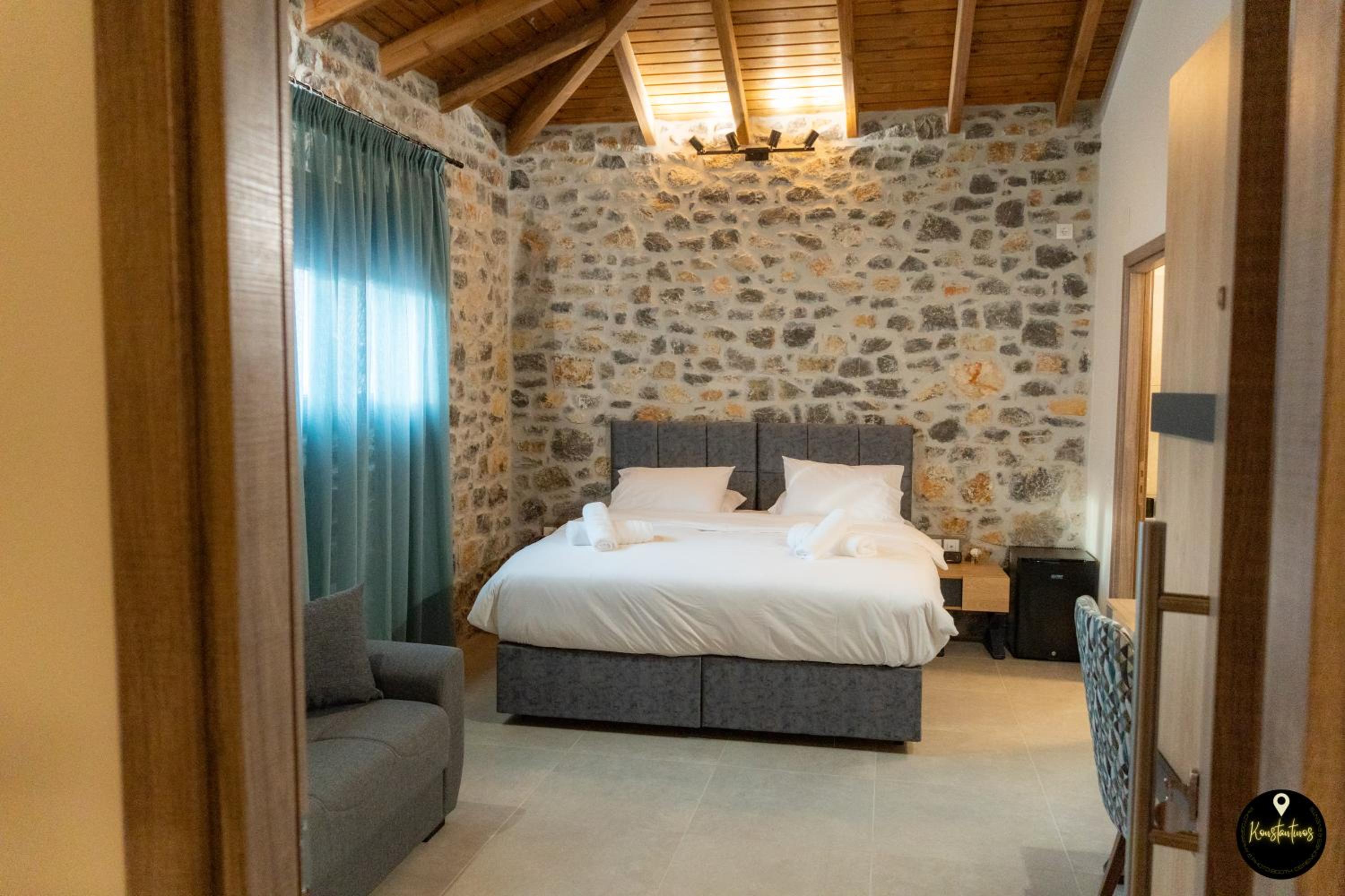 Pinolia Rooms