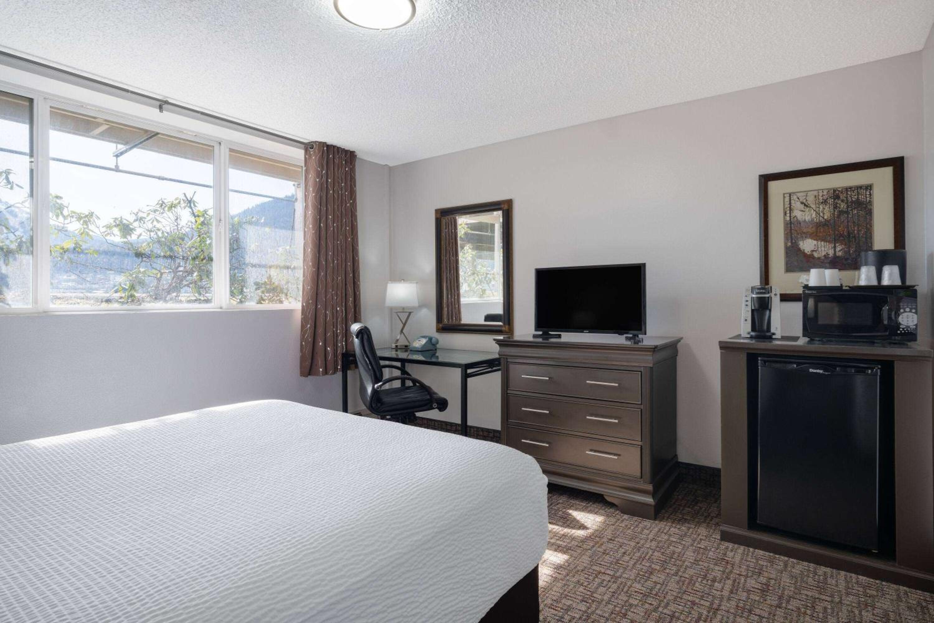 Juneau Vacations - Ramada by Wyndham Juneau - Property Image 8