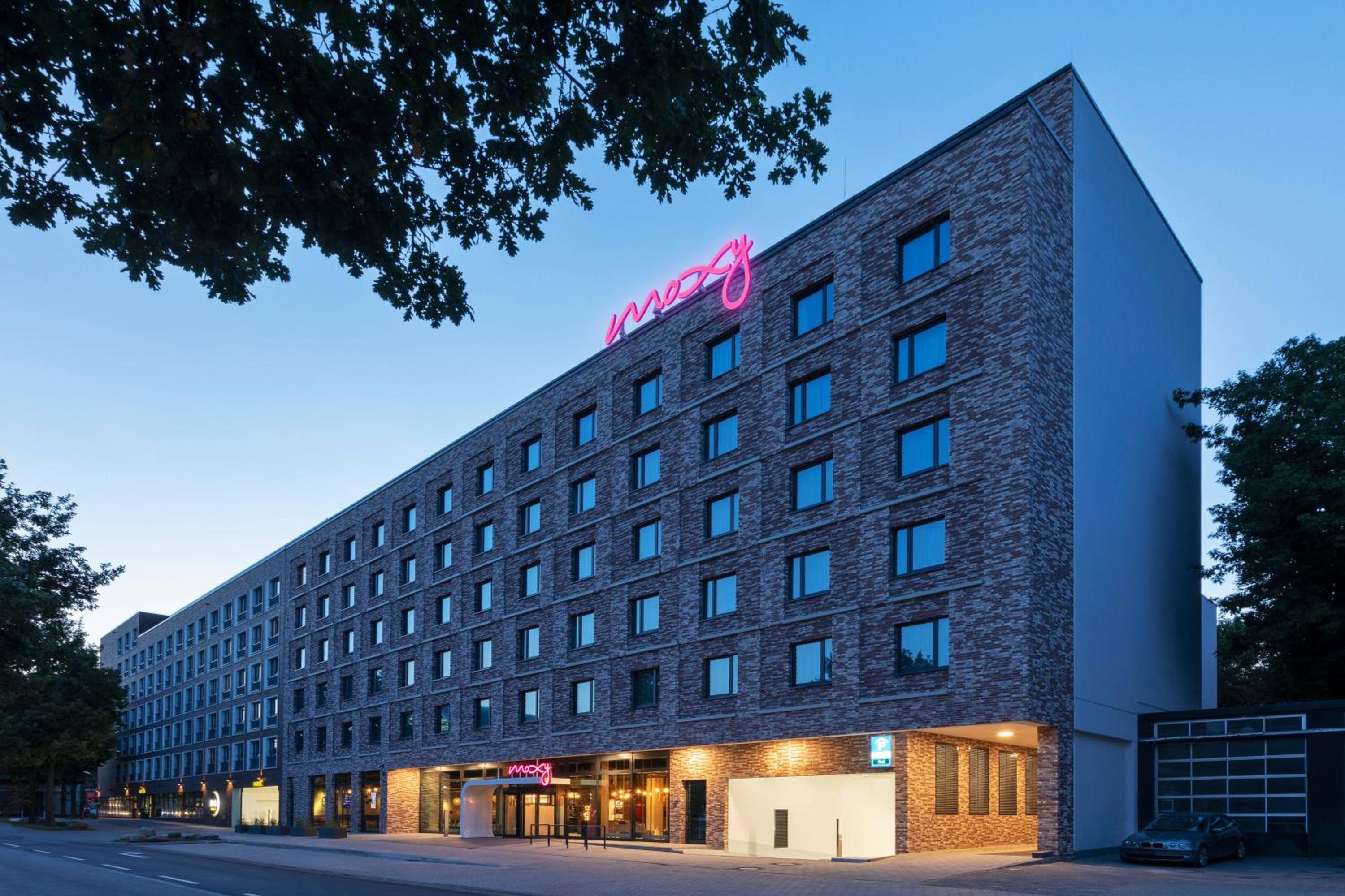 Hotel Moxy Hamburg City - Image 1