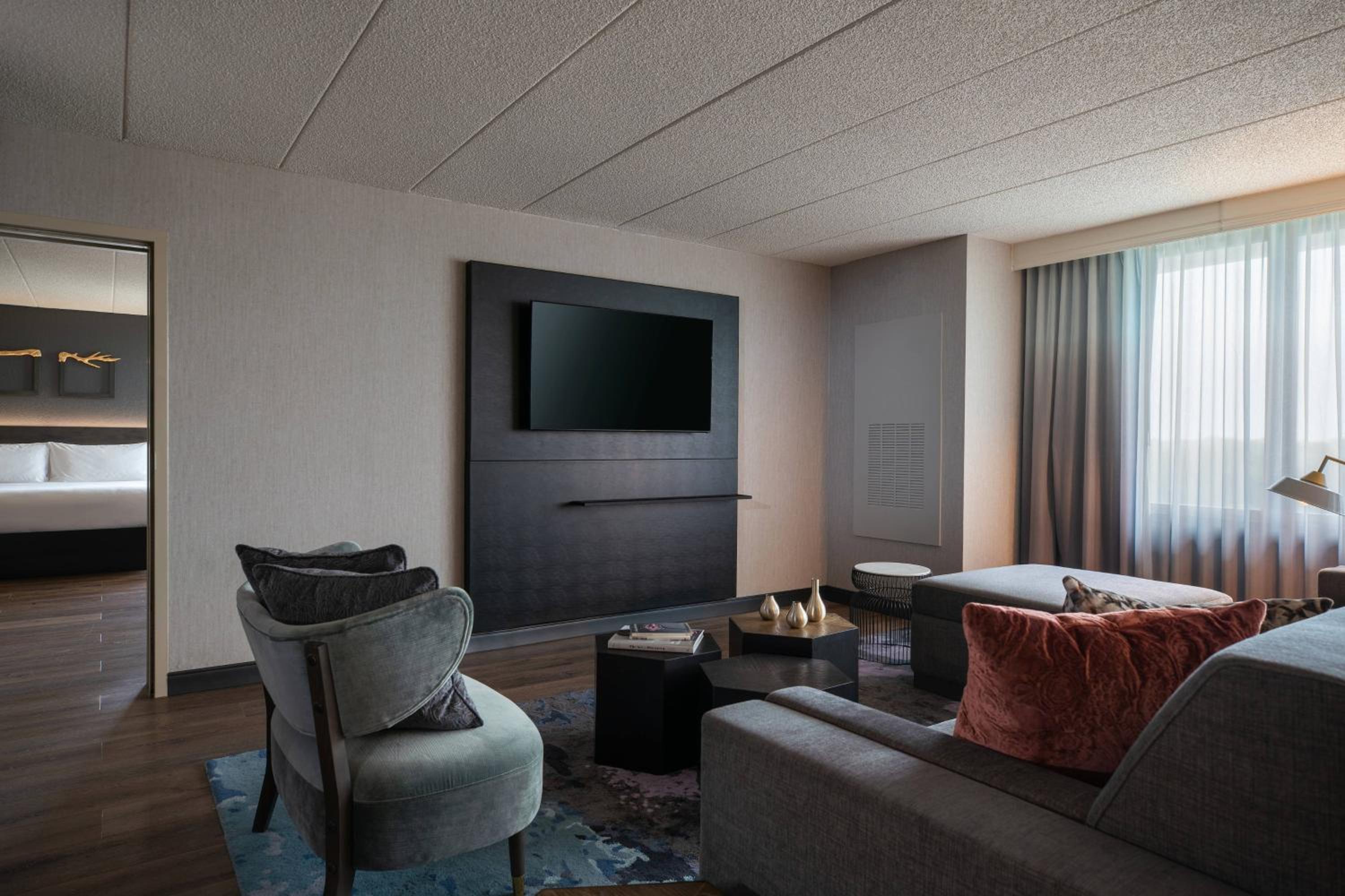 Renaissance Chicago North Shore Hotel - Property Image 76