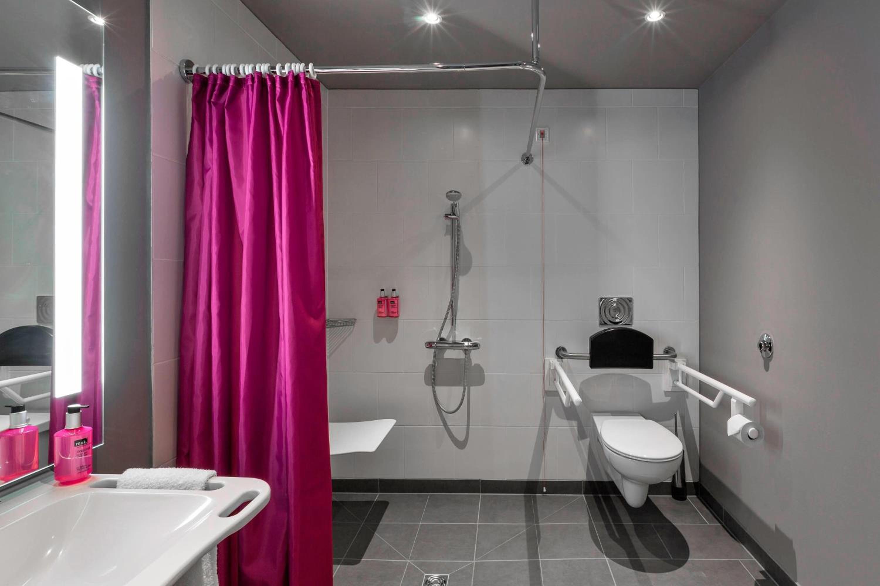 Moxy Frankfurt City Center - Property Image 11