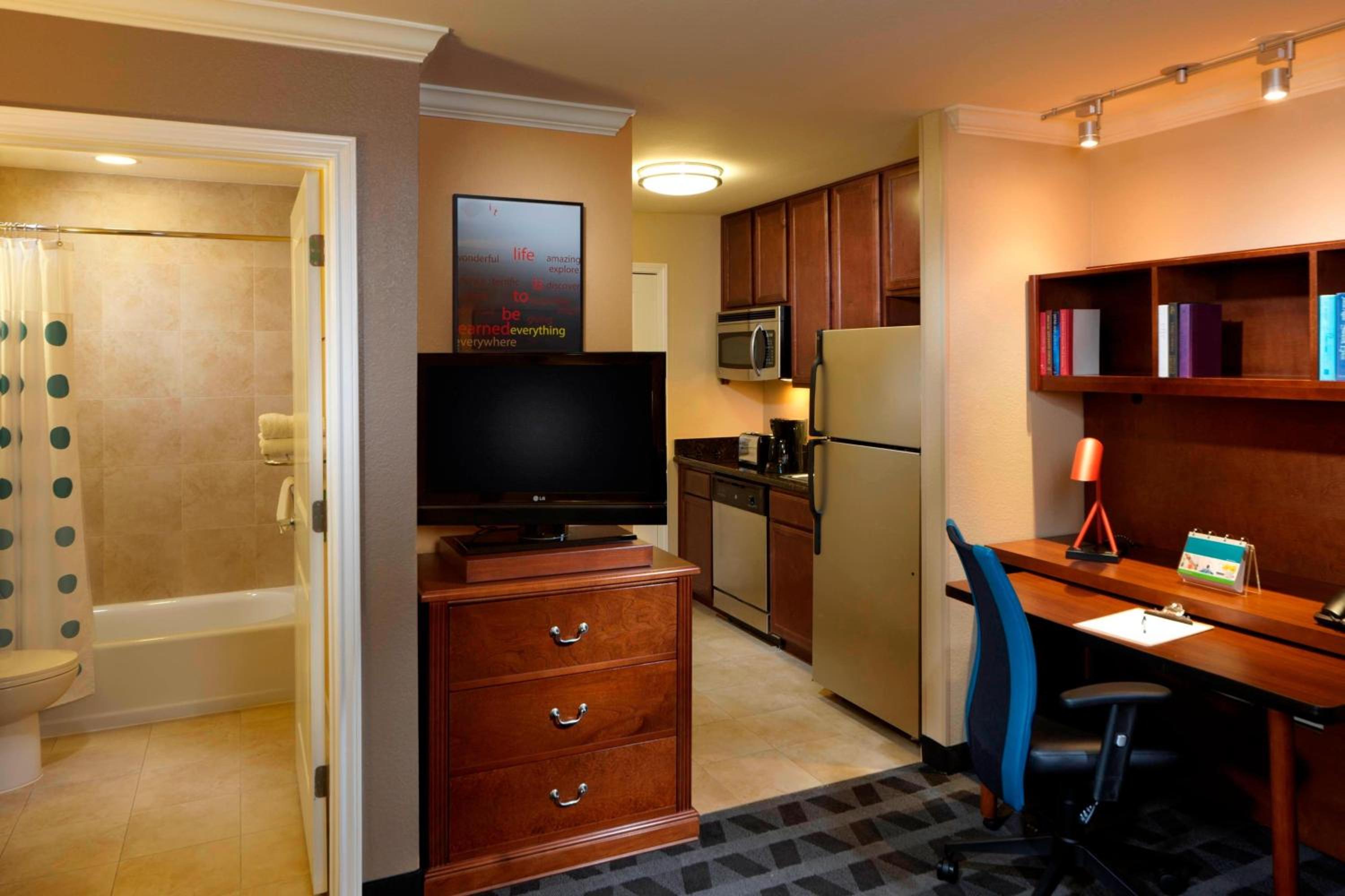 TownePlace Suites Houston North/Shenandoah - Property Image 11