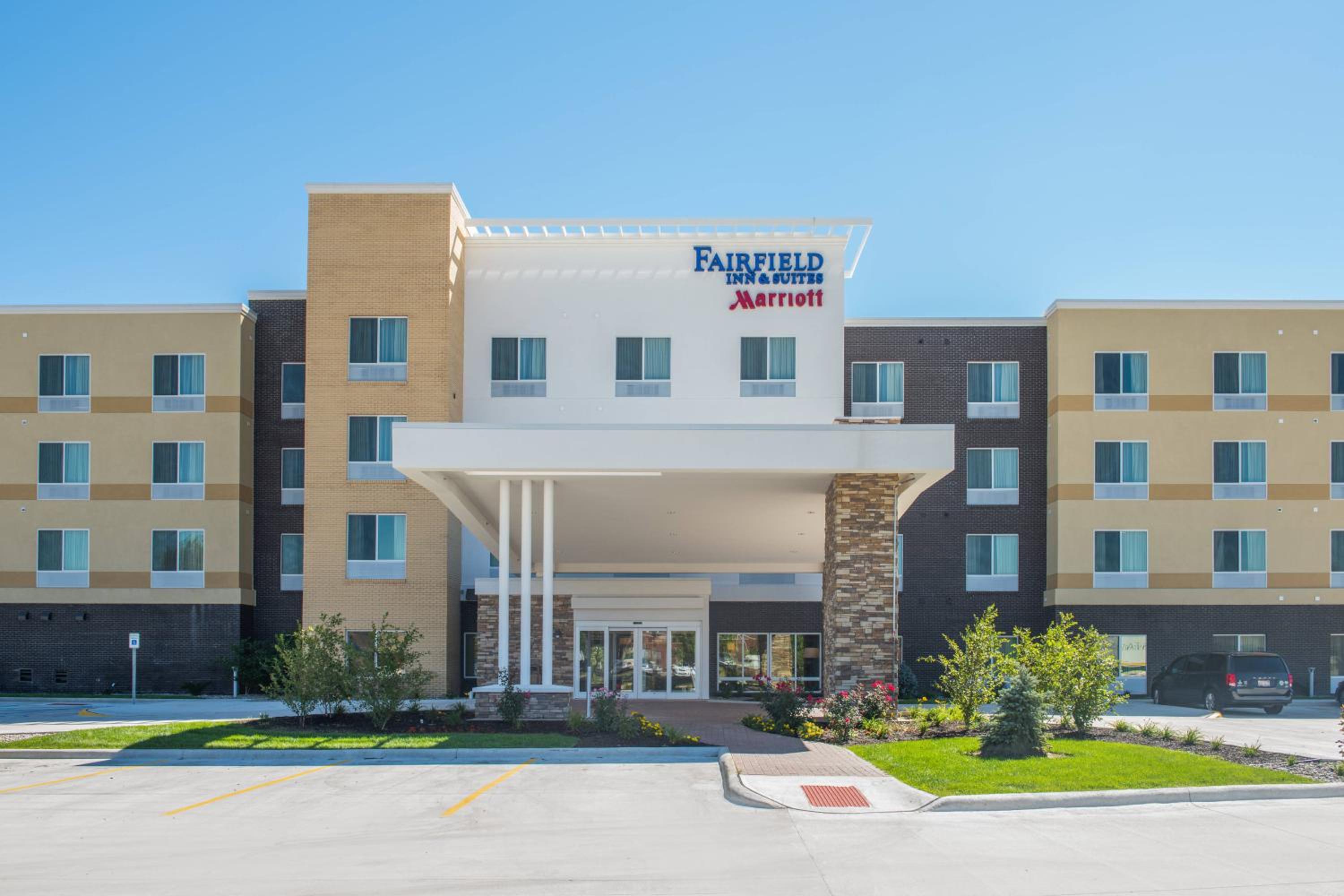 Hotel Fairfield Inn & Suites by Marriott Fort Wayne Southwest - Image 1