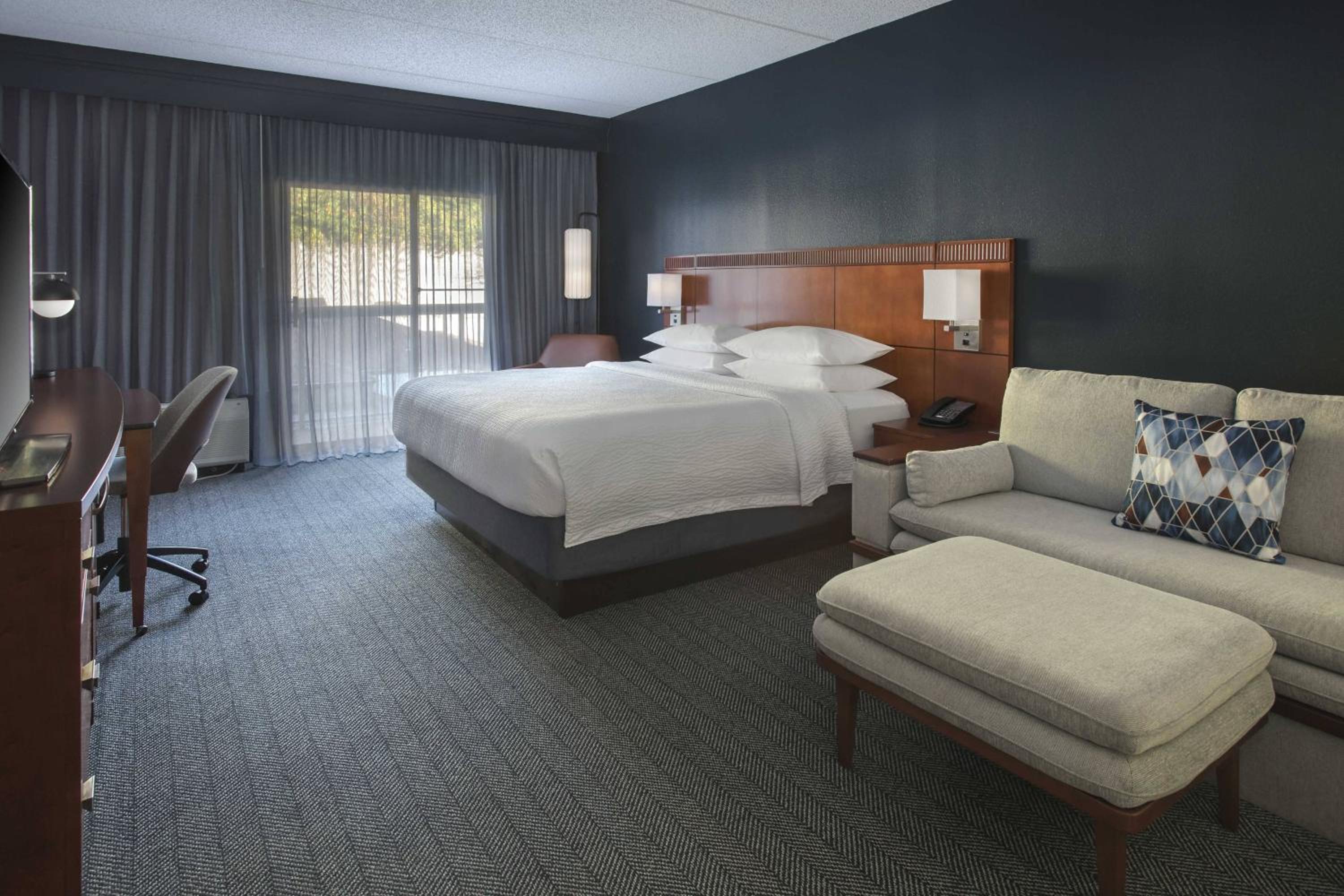 Norwalk CA Vacations - Courtyard by Marriott Norwalk - Property Image 16