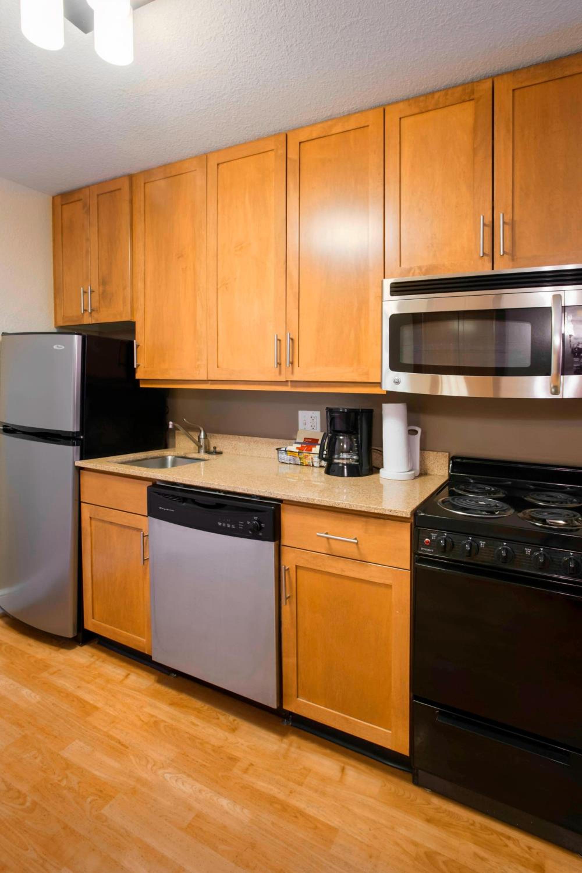 TownePlace Suites by Marriott Kansas City Overland Park - Property Image 3