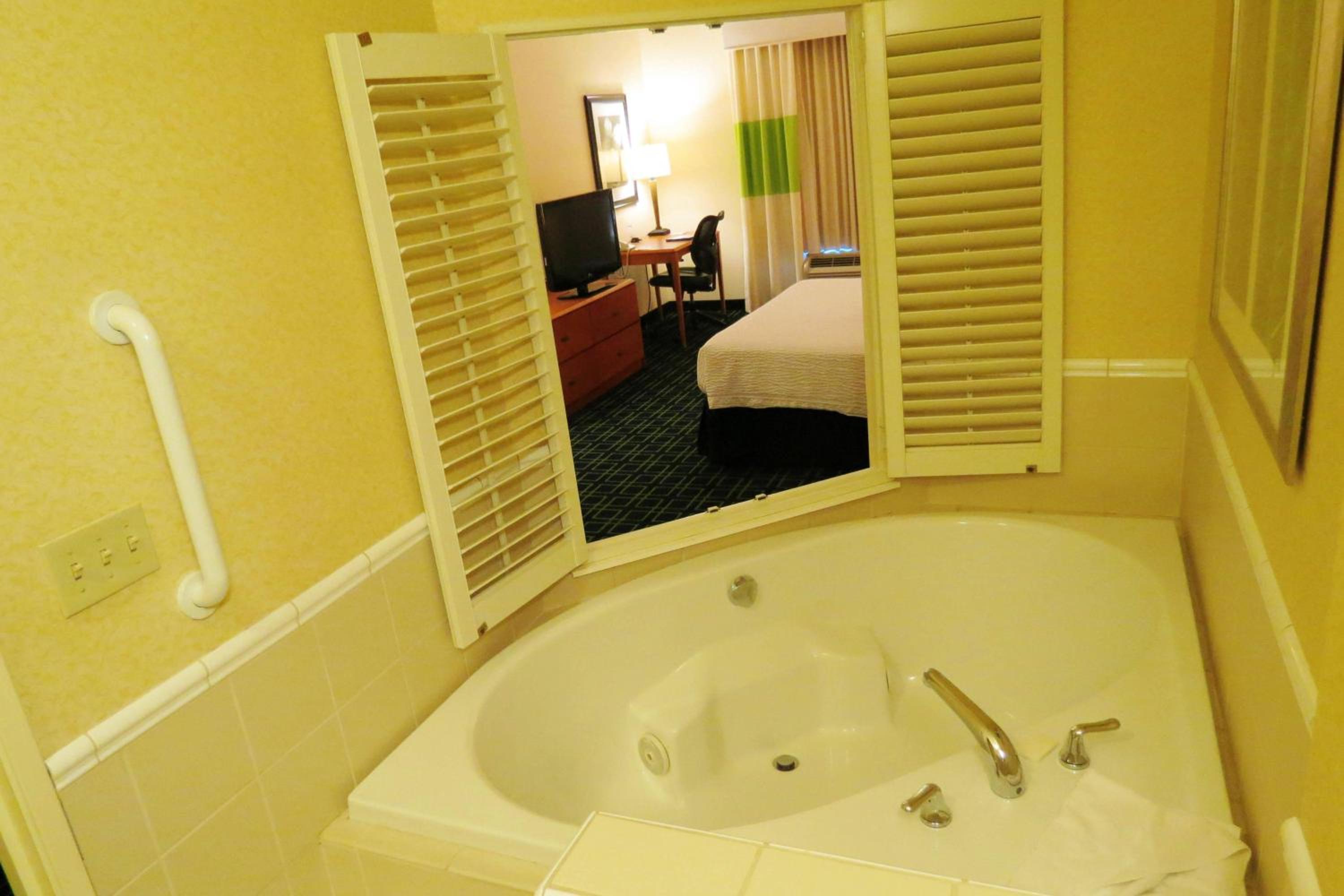 Mount Vernon Vacations - Fairfield Inn Suites Mount Vernon Rend Lake - Property Image 11