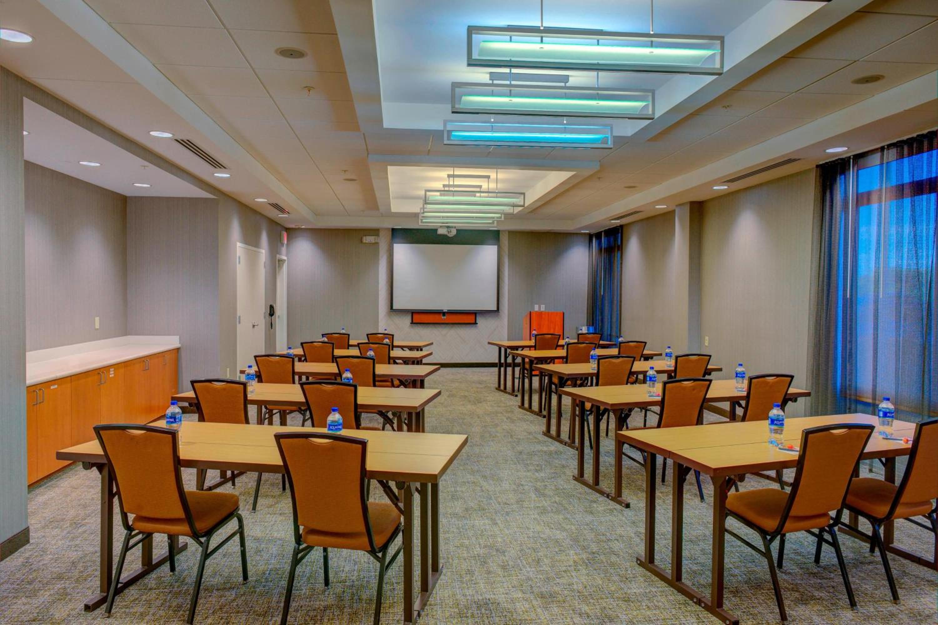 Macon Vacations - SpringHill Suites by Marriott Macon - Property Image 15