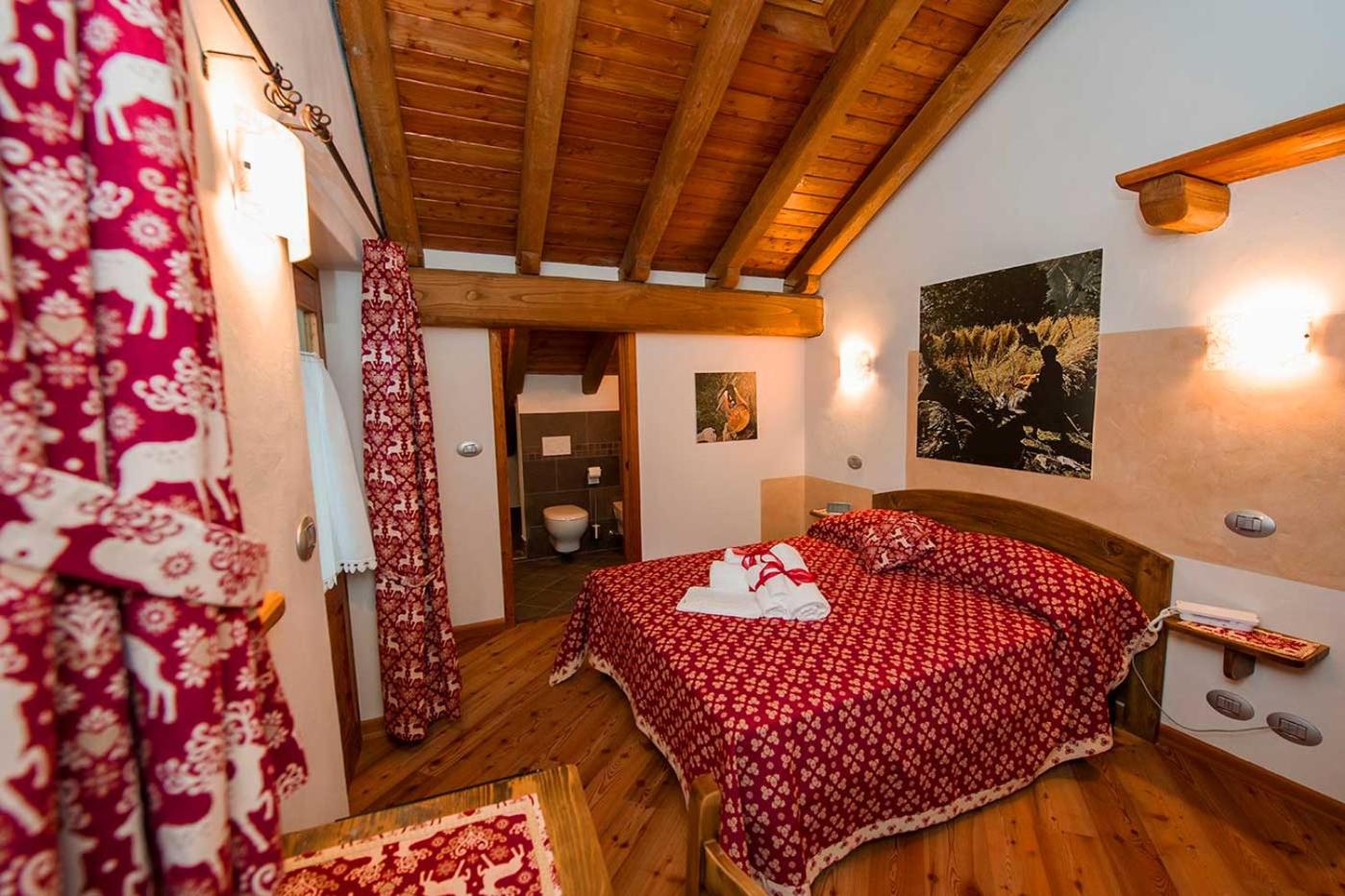 L'Or d'Echallogne - Chambre d'Hôtes view 4