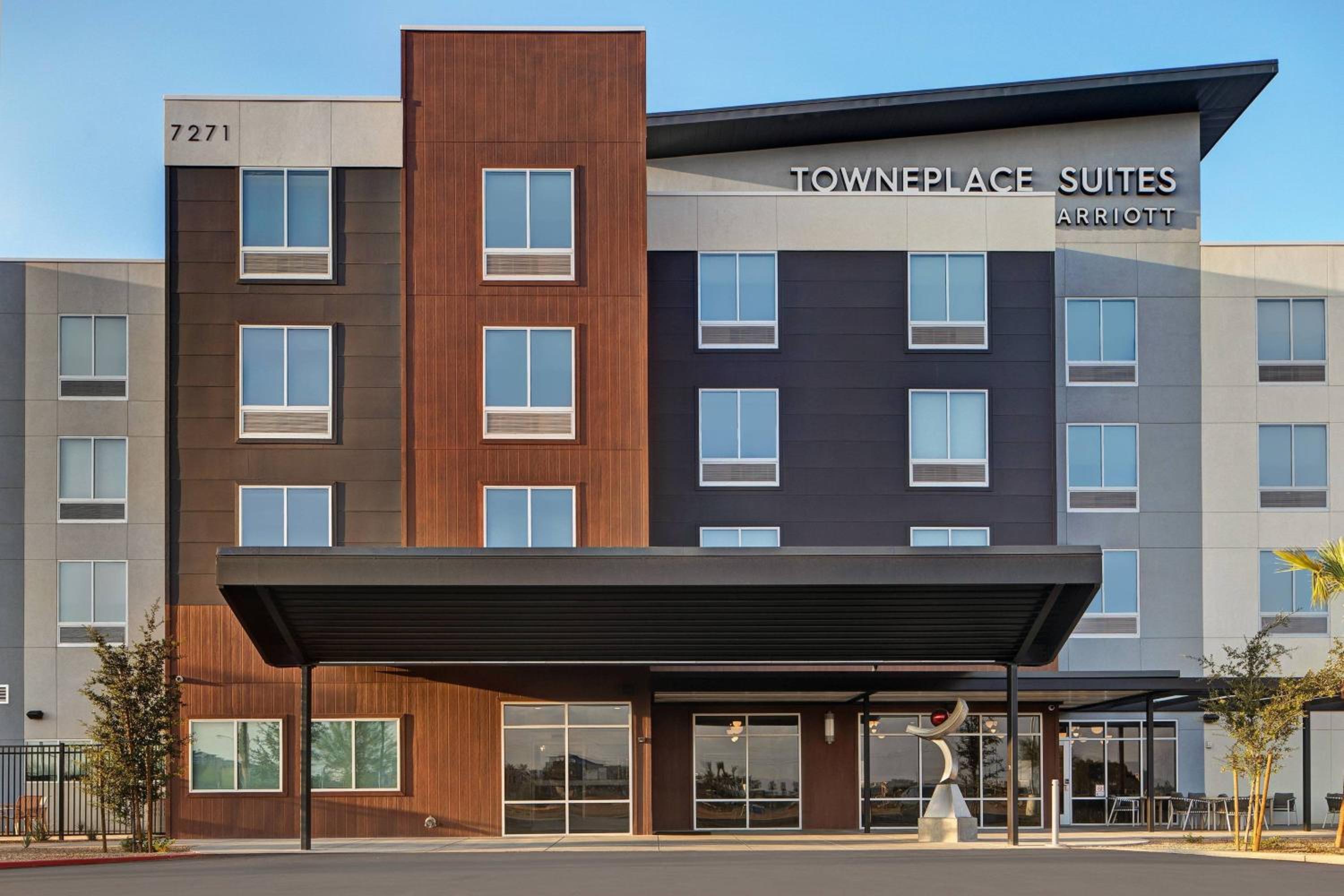 Phoenix Vacations - TownePlace Suites by Marriott Phoenix Glendale Sports  Entertainment District - Property Image 3