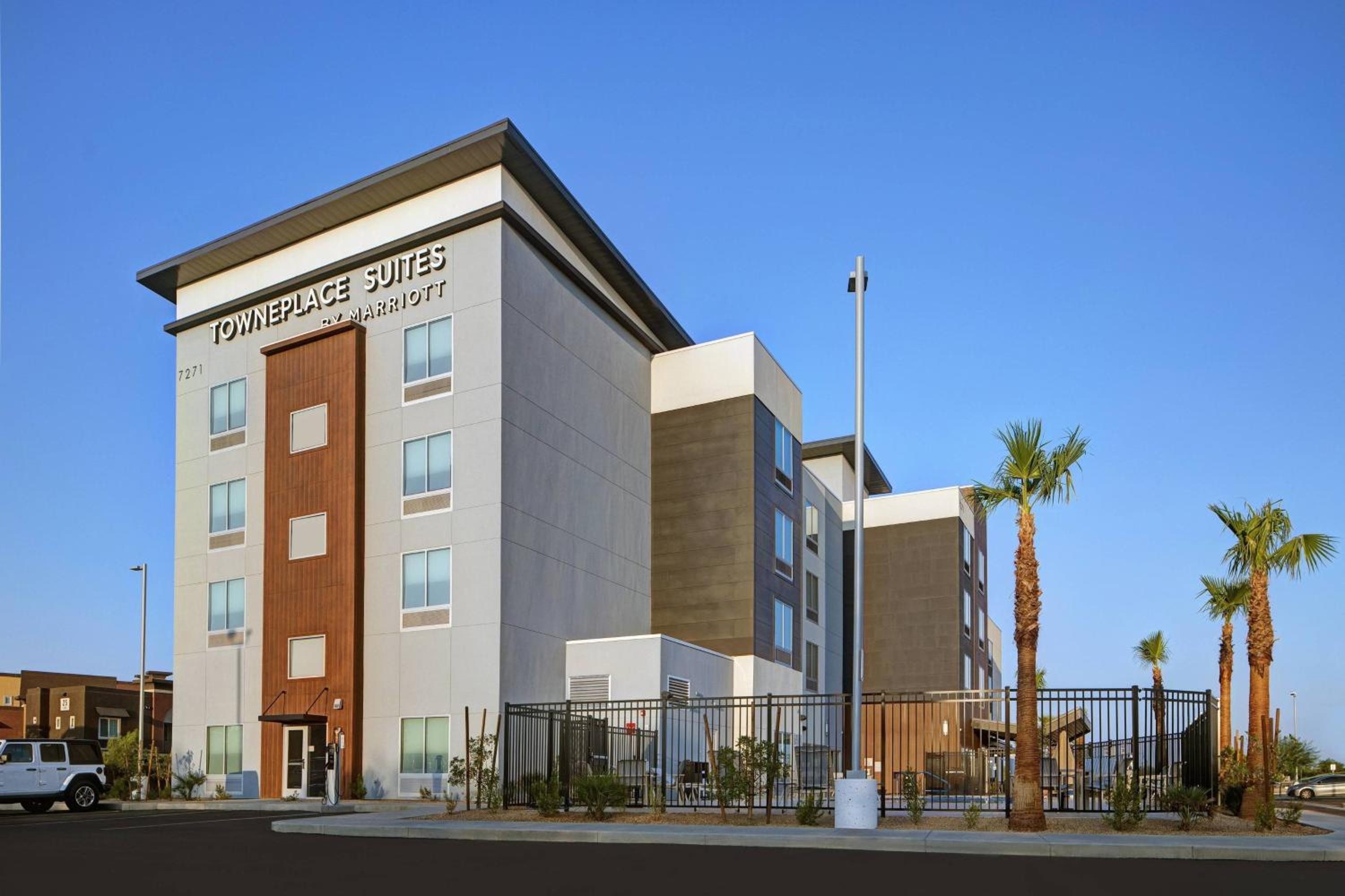 Phoenix Vacations - TownePlace Suites by Marriott Phoenix Glendale Sports  Entertainment District - Property Image 1