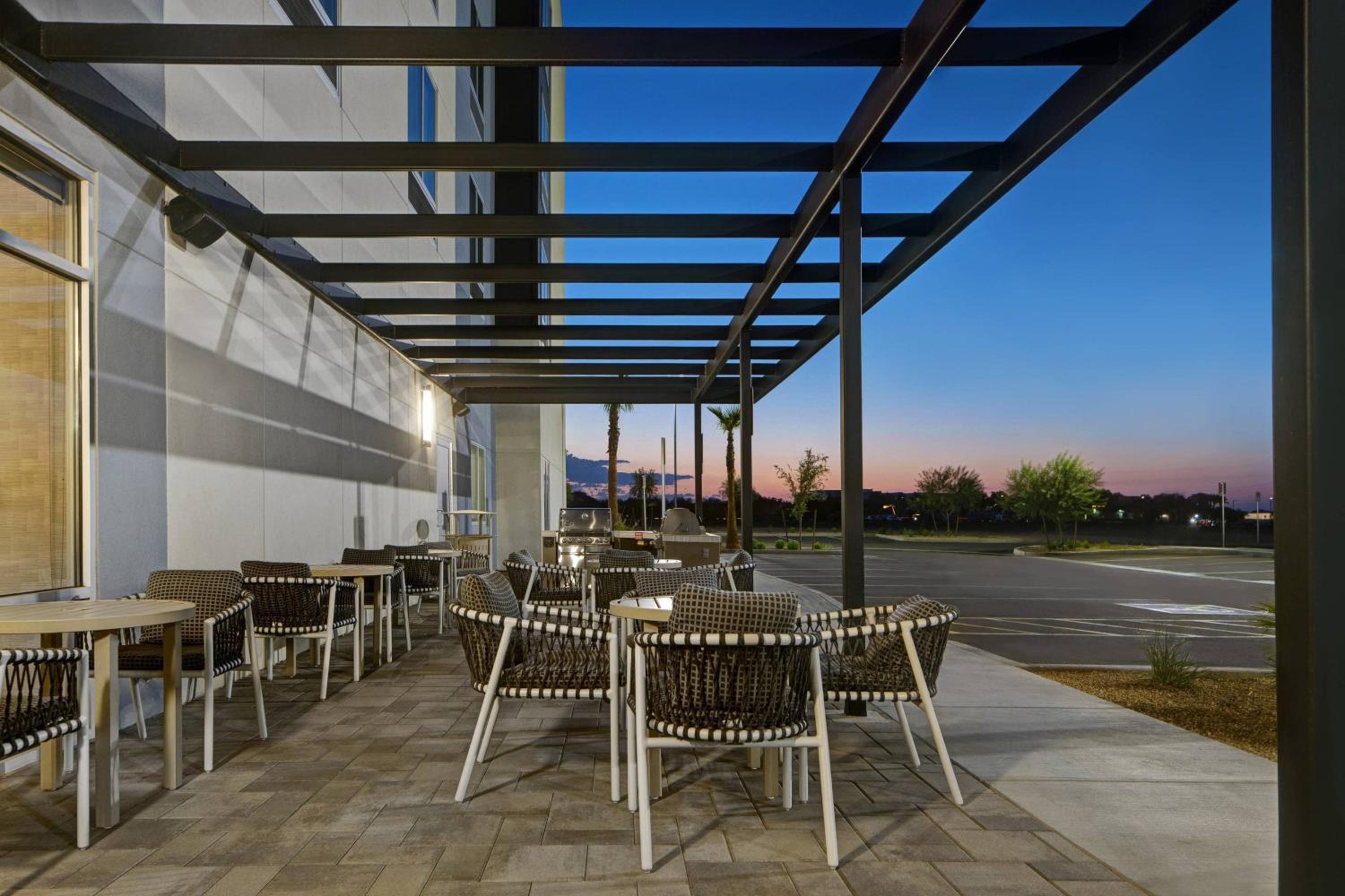 Glendale Vacations - TownePlace Suites by Marriott Phoenix Glendale Sports  Entertainment District - Property Image 8