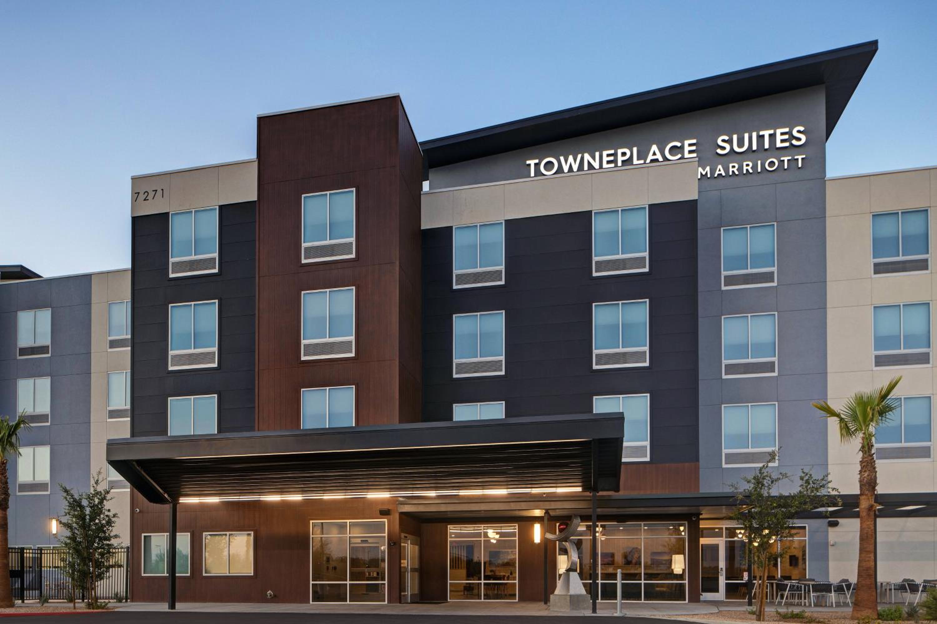 Phoenix Vacations - TownePlace Suites by Marriott Phoenix Glendale Sports  Entertainment District - Property Image 2