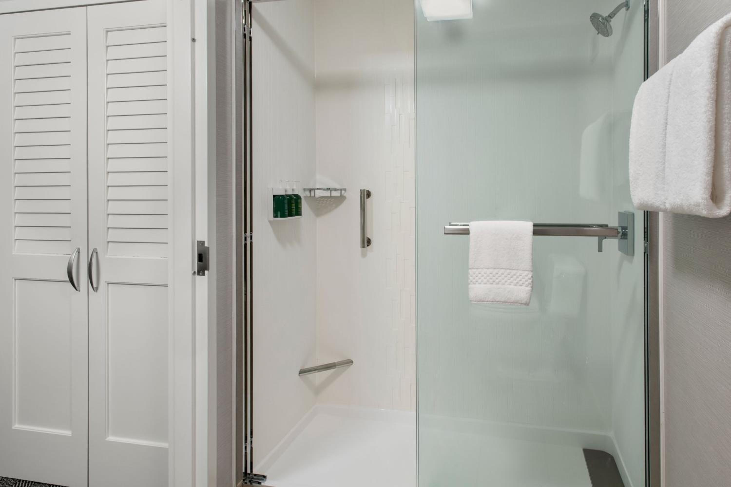 Courtyard by Marriott Silver Spring North/White Oak - Property Image 2