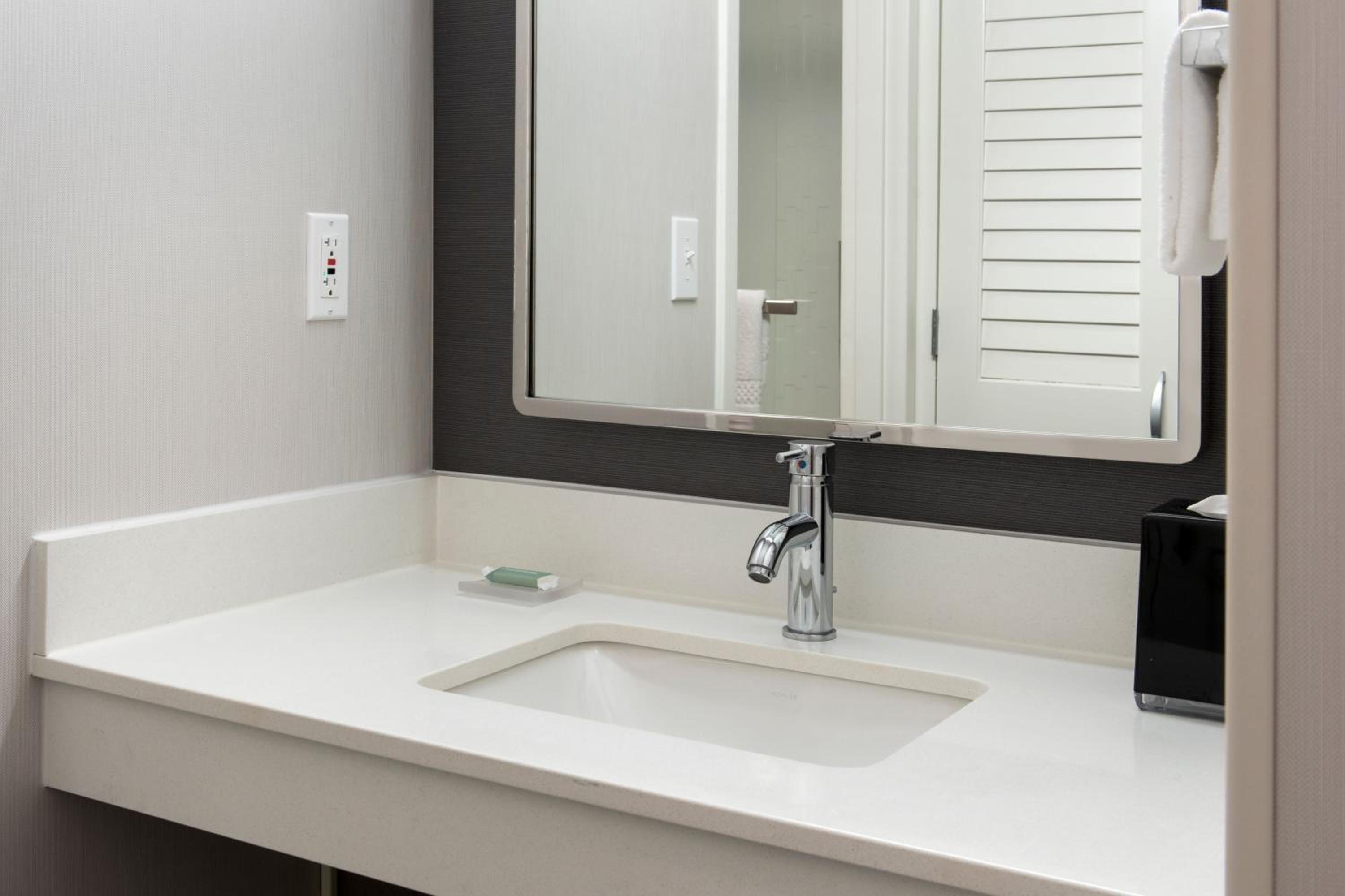 Courtyard by Marriott Silver Spring North/White Oak - Property Image 7