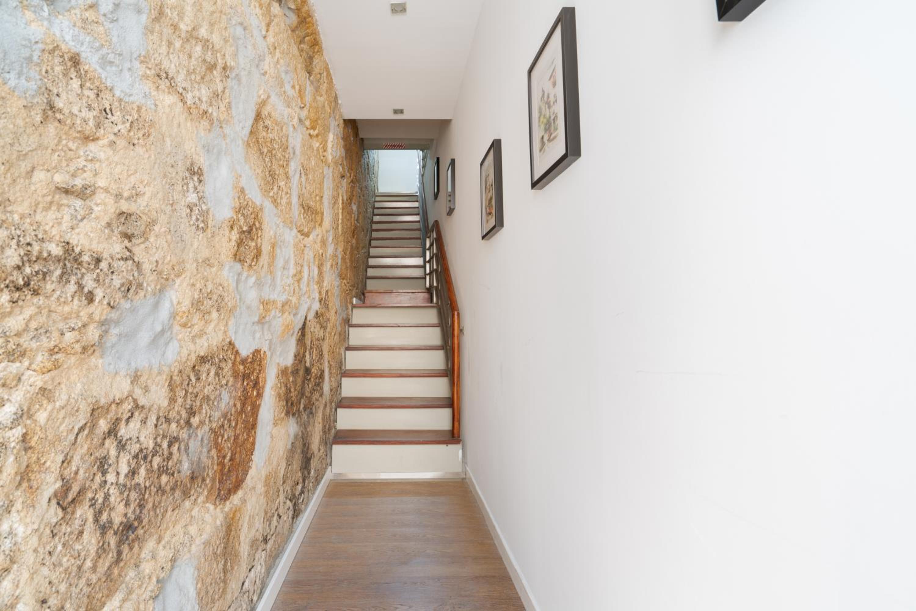 Charming Porto Gem Metro Balcony Central Location