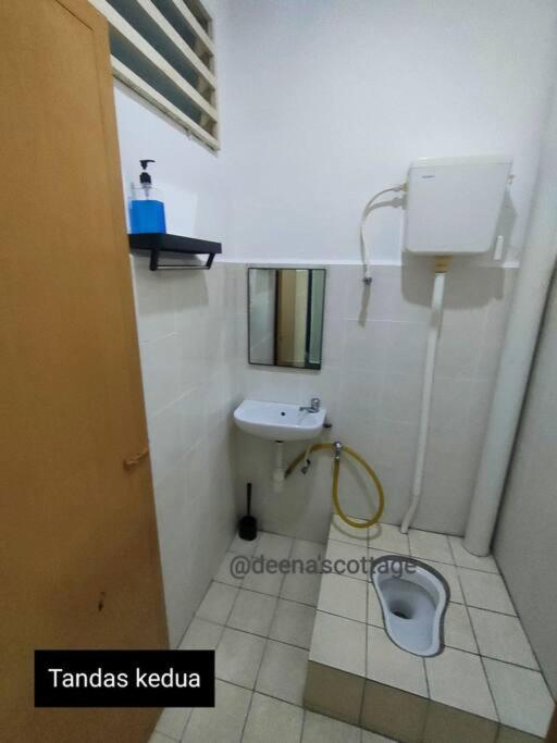 Deena's Cottage Homestay Kulim Hitech Hospital Kulim, Three bedrooms Single Storey Terrace House photo 2