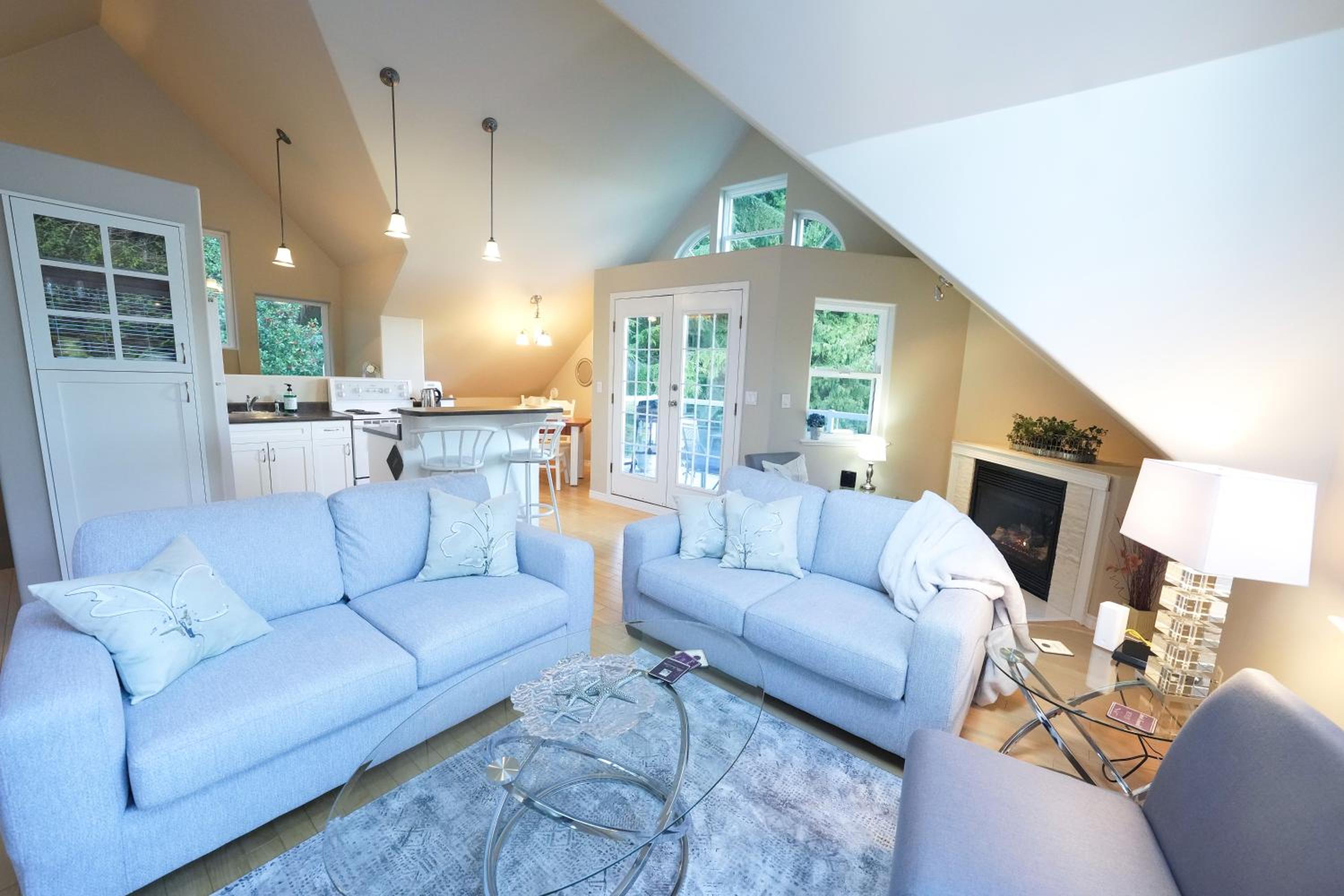 Sea and Cedar Retreat-a home in a tranquil setting