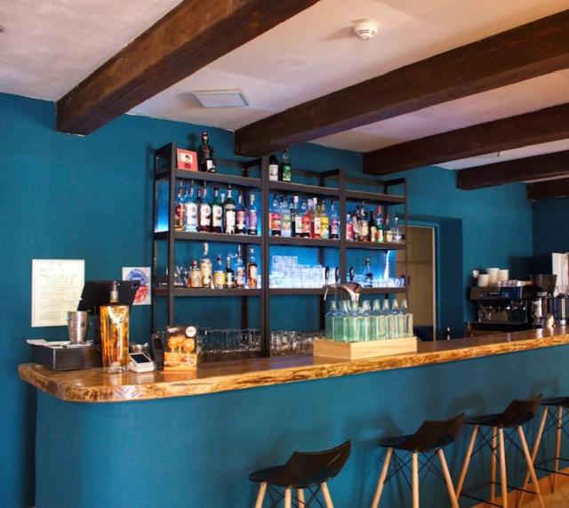 bar