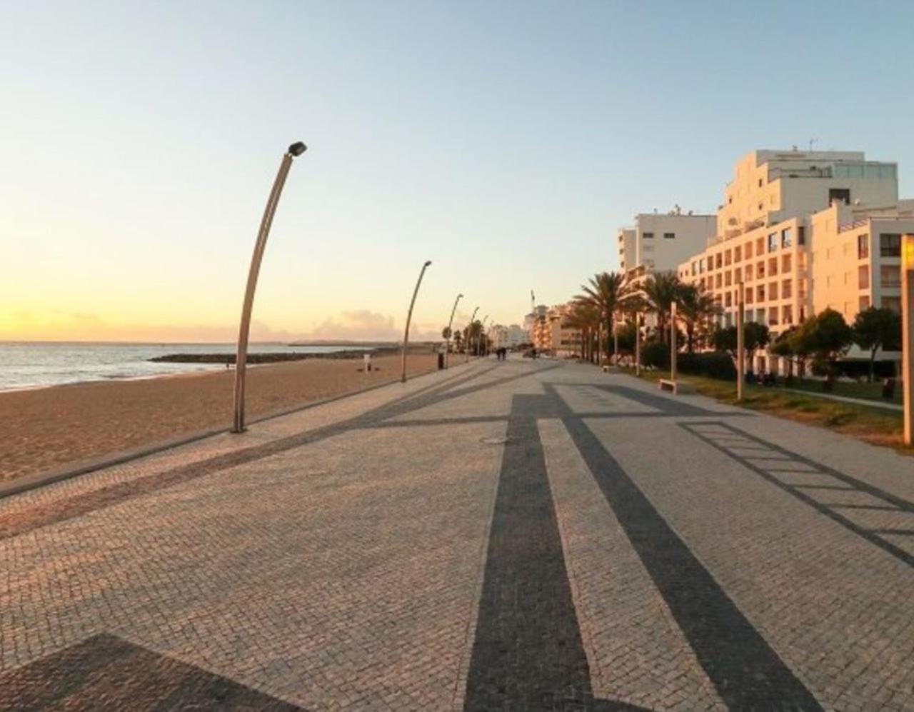 Beach Lover's Paradise: 3BR 2 min from the Sand view 3