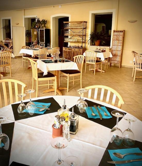 restaurant