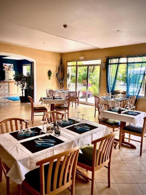 restaurant