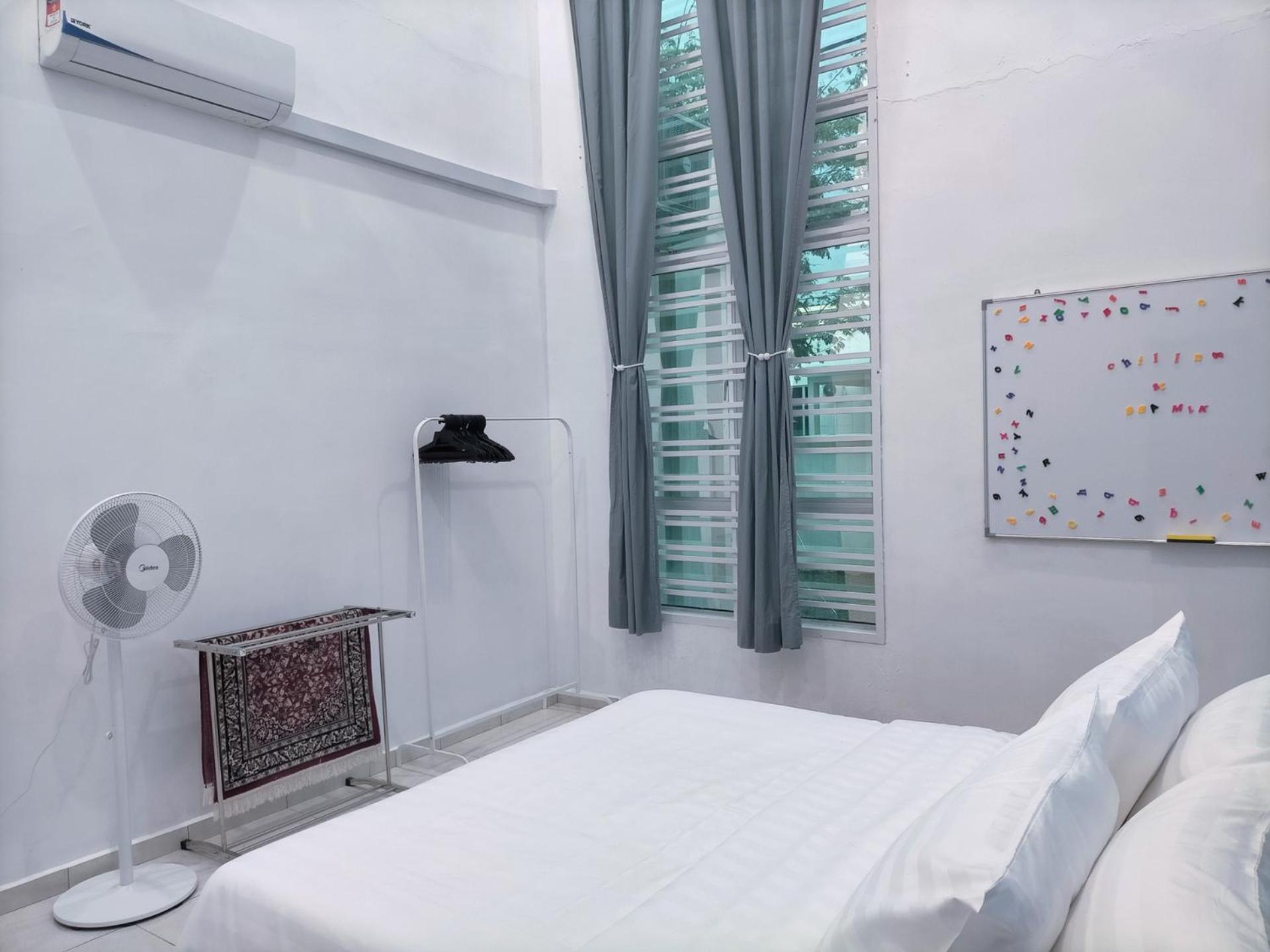 Homestay 88A Melaka for 9 pax with Private Pool, Smart TV, Netflix and Wifi photo 6