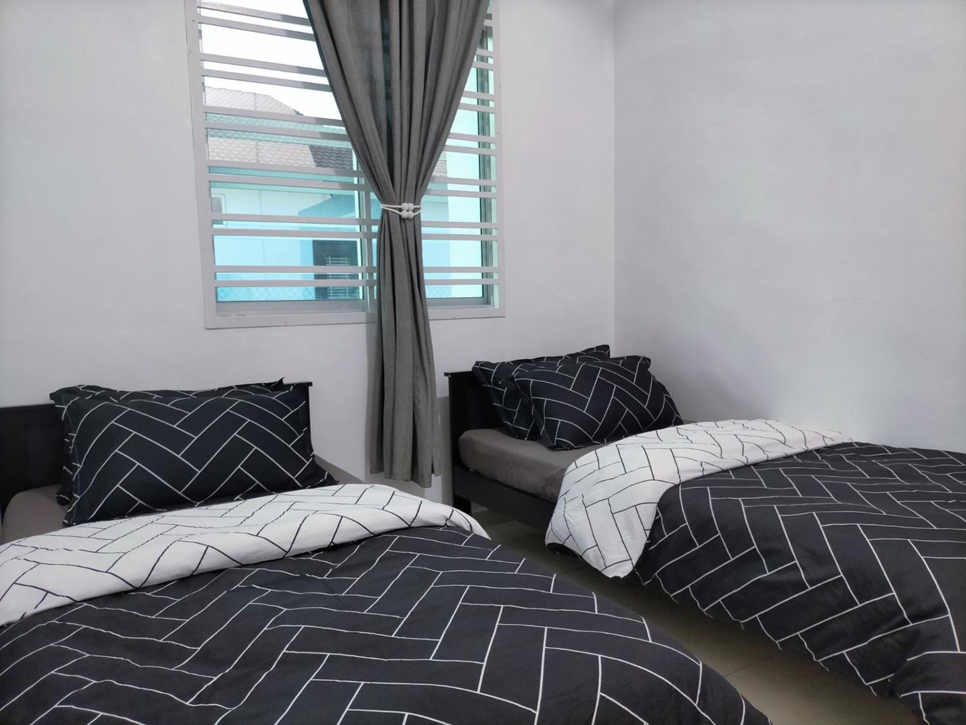 Homestay 88A Melaka for 9 pax with Private Pool, Smart TV, Netflix and Wifi, photo 14