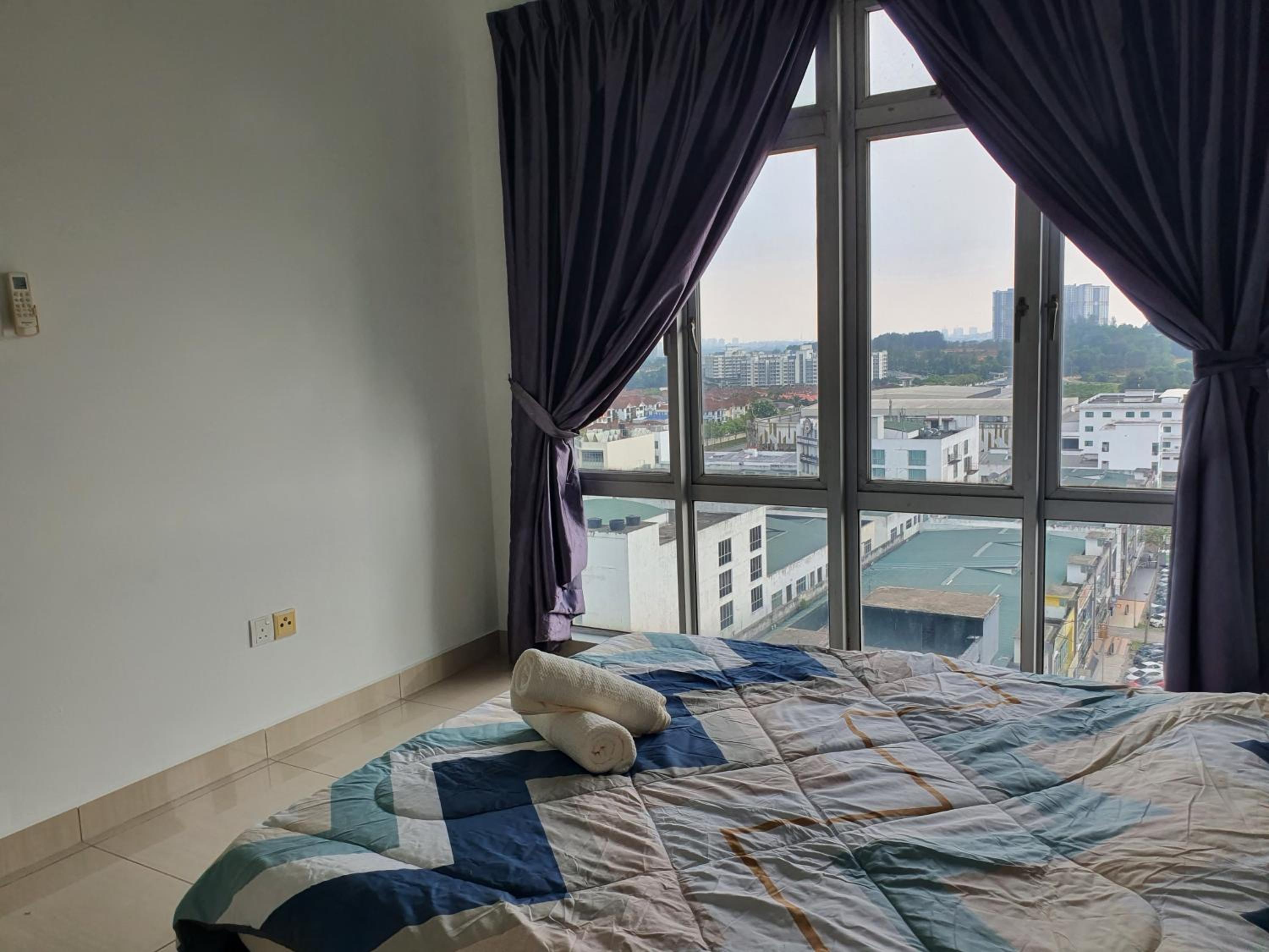 Austin Heights, 1 room with 4 guest IKEA