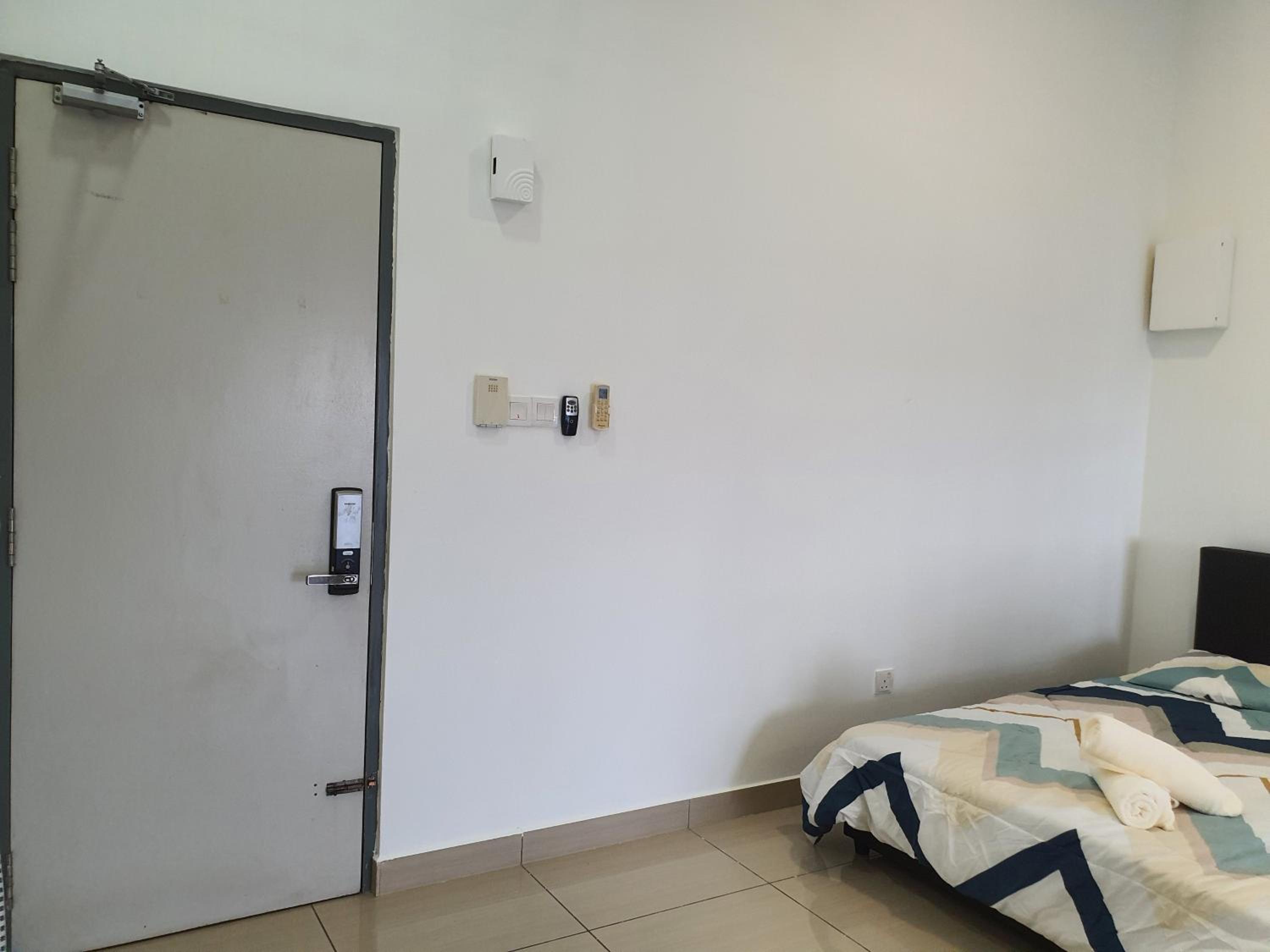 Austin Heights, 1 room with 4 guest IKEA