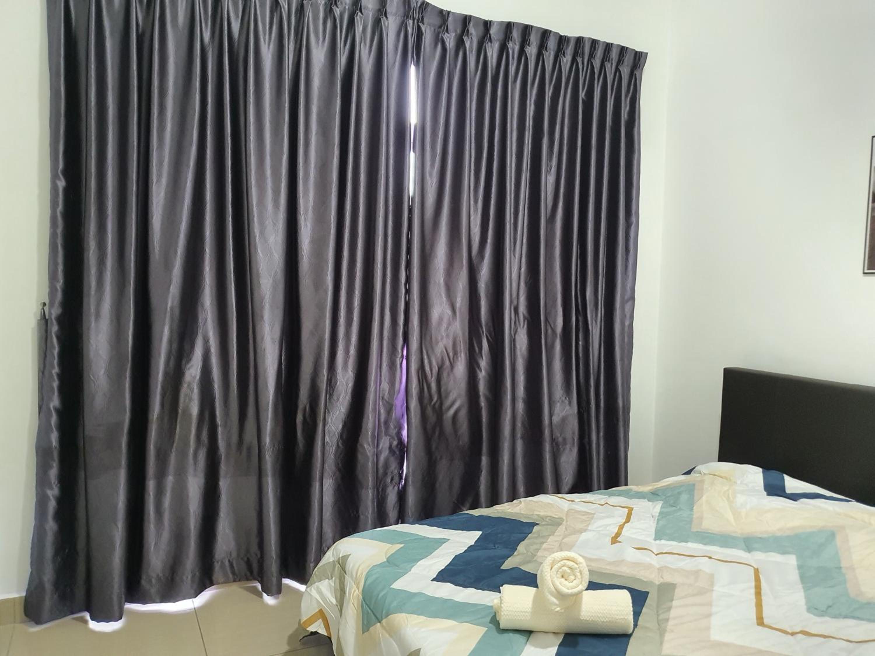 Austin Heights, 1 room with 4 guest IKEA