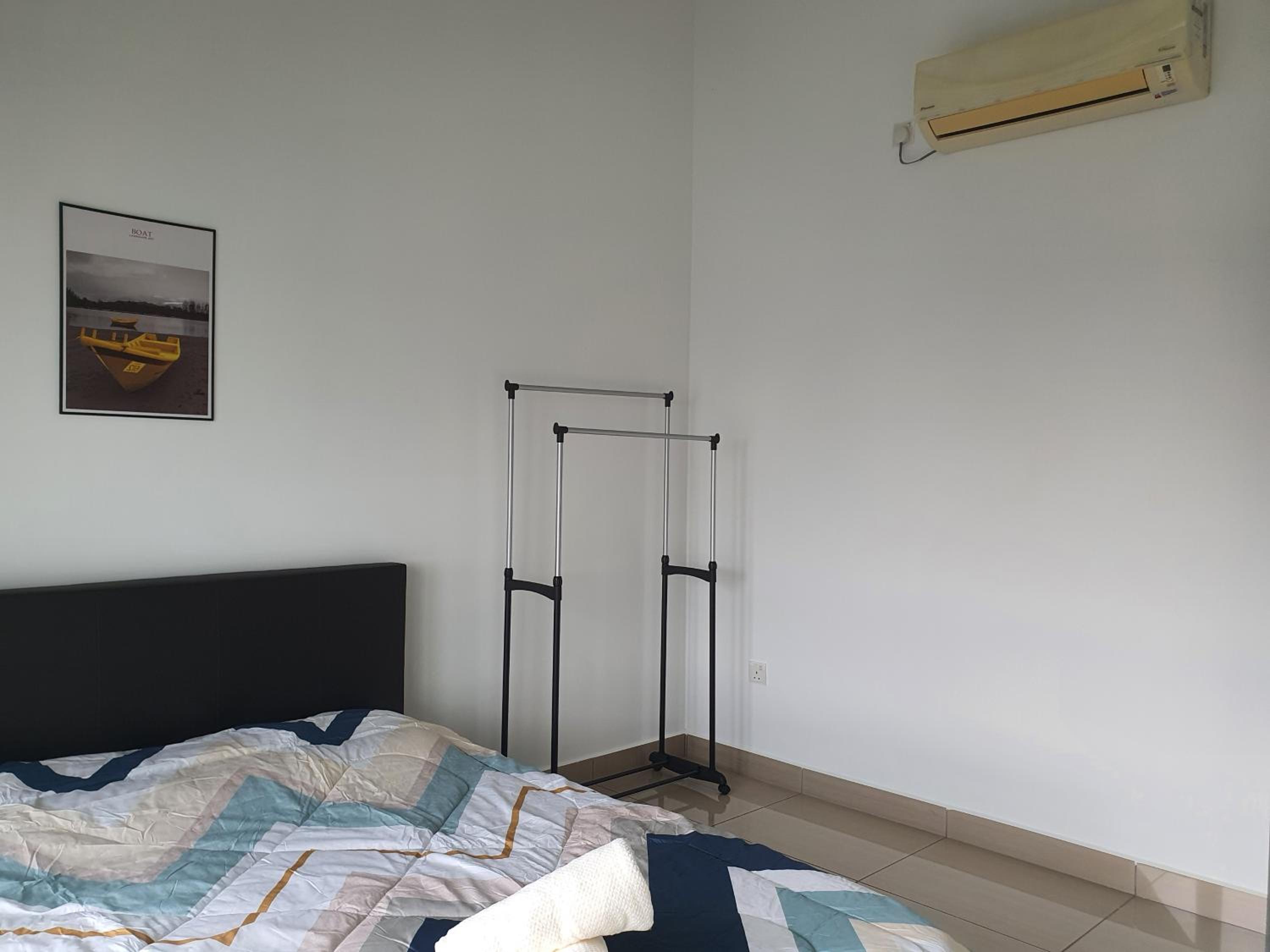 Austin Heights, 1 room with 4 guest IKEA