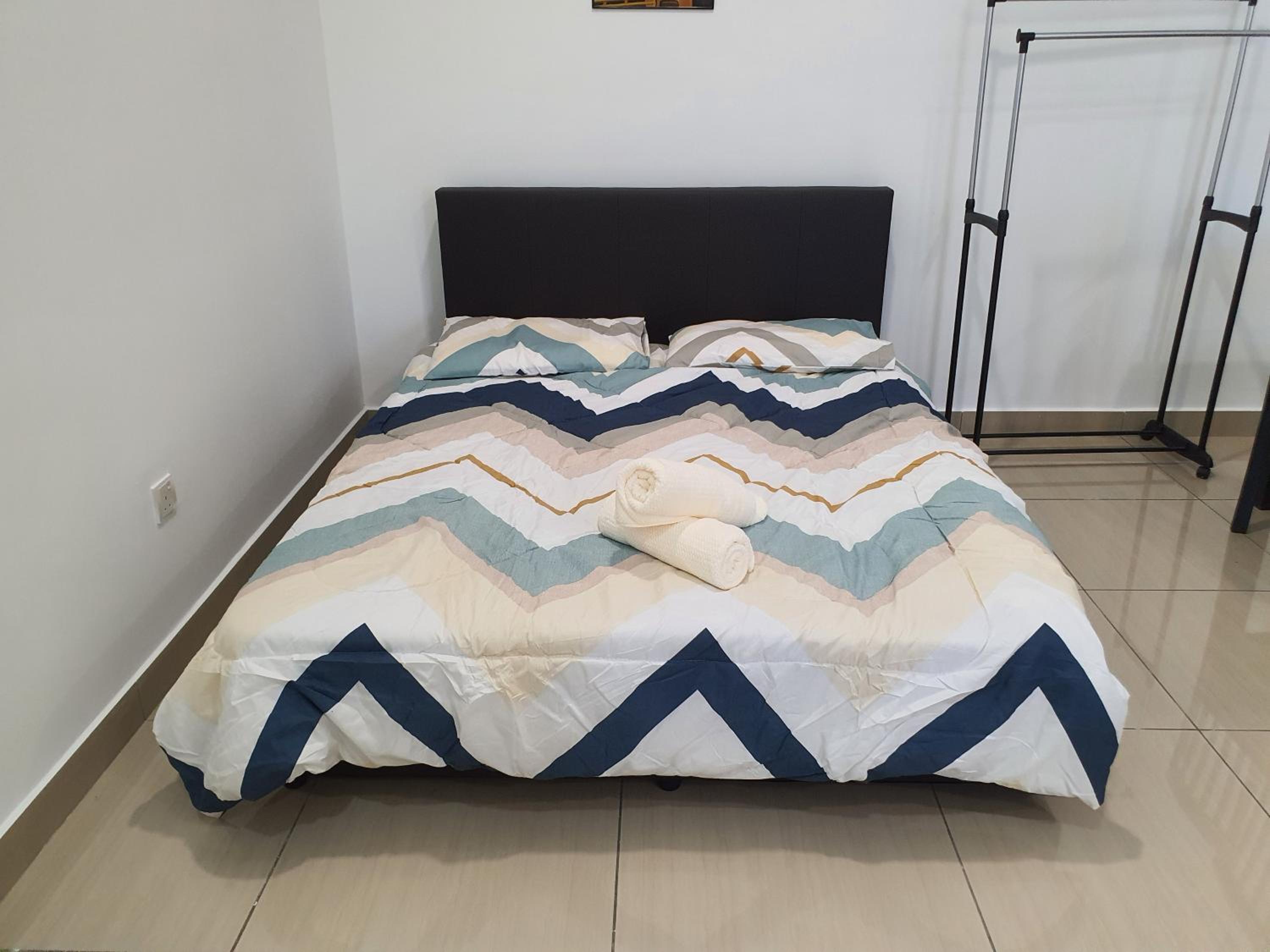 Austin Heights, 1 room with 4 guest IKEA