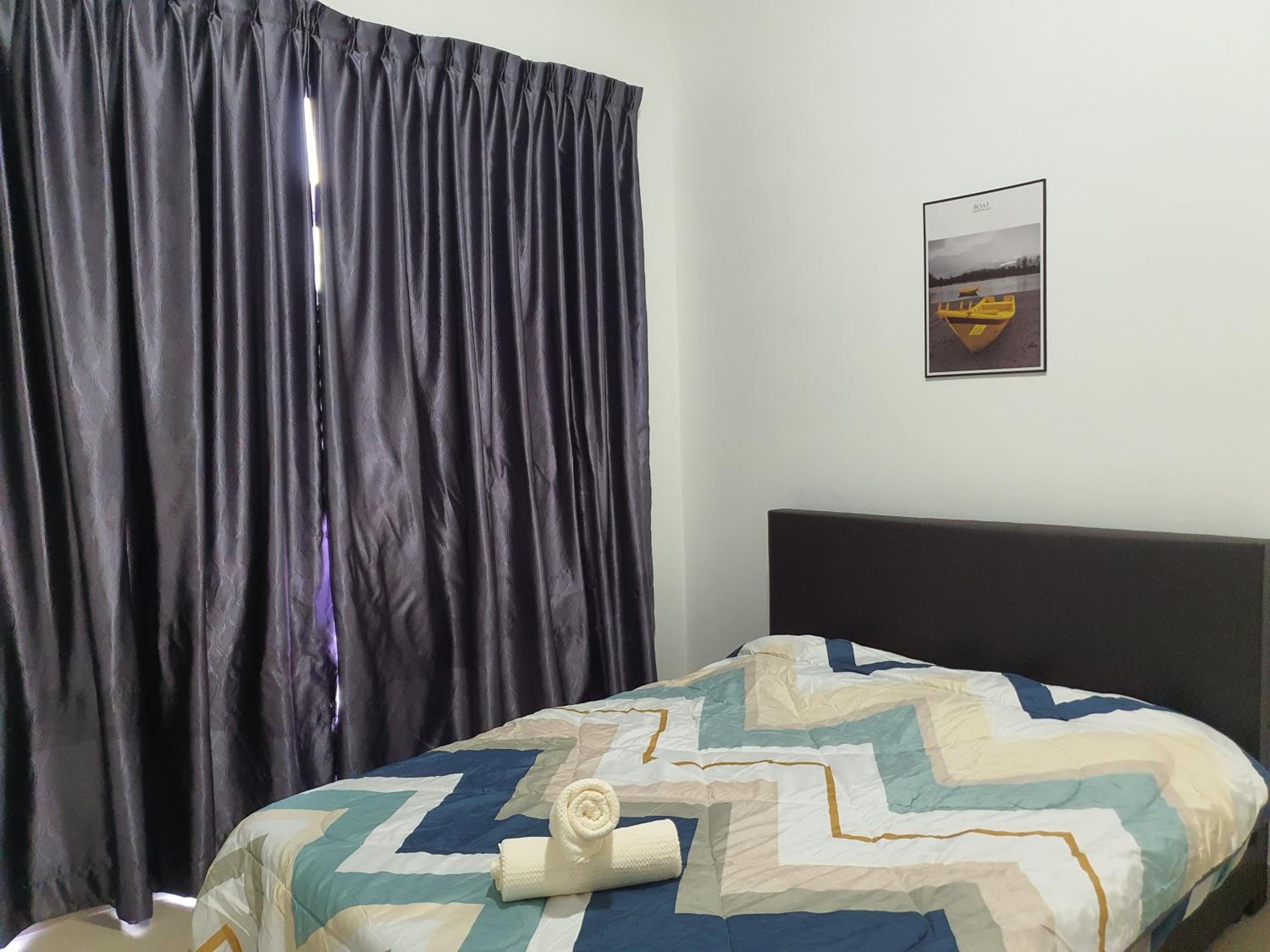 Austin Heights, 1 room with 4 guest IKEA