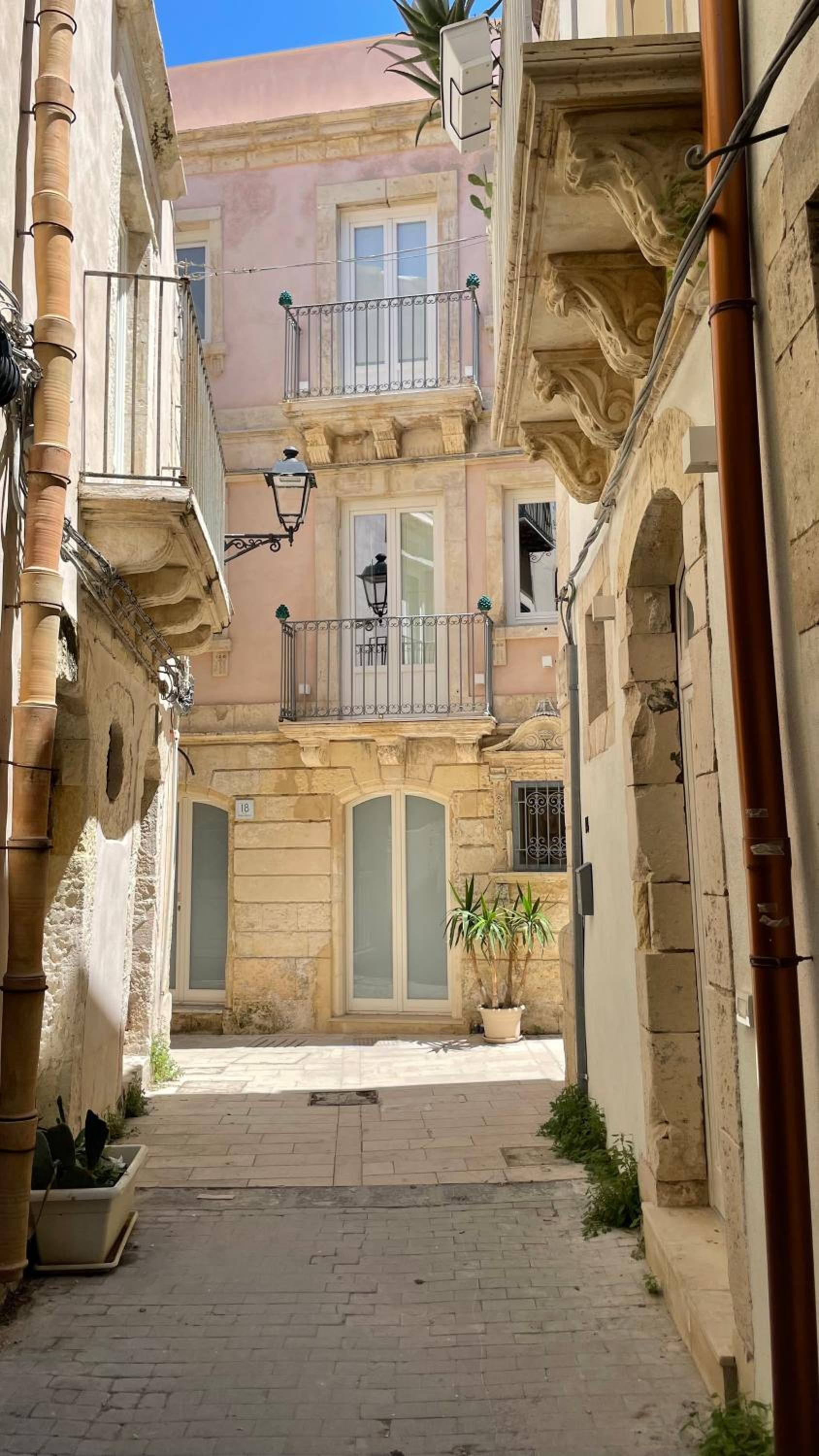 Aglaia apartment residence delle tre grazie view 3