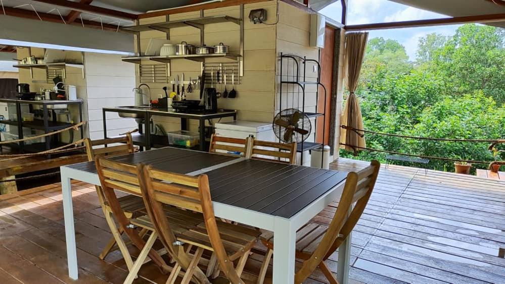 Canopy Villa Sireh Park
