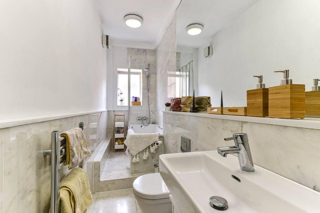 Modern one bedroom in Fitzrovia, Central London
