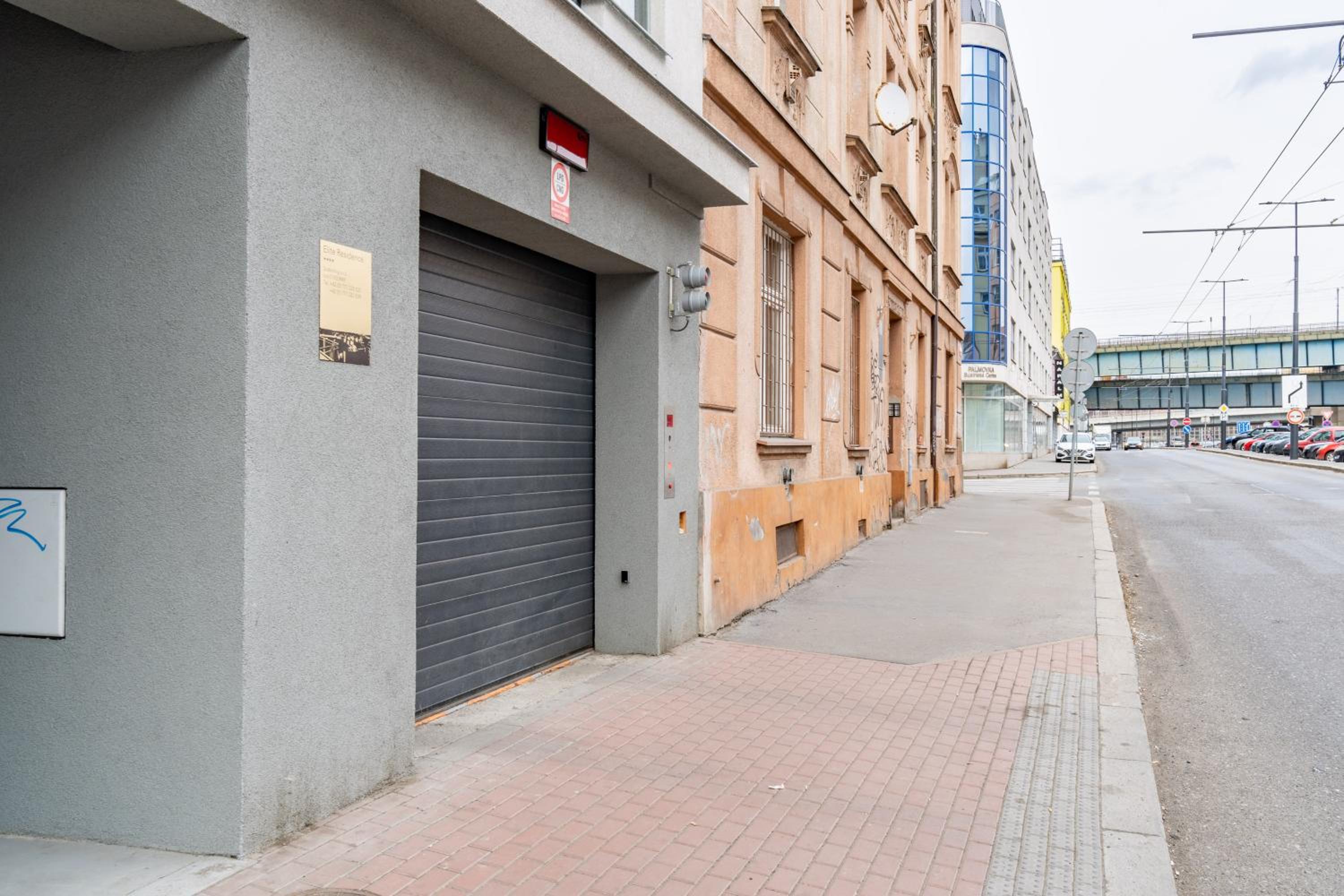 Brand new studio apartment #21 with free secure parking in the center
