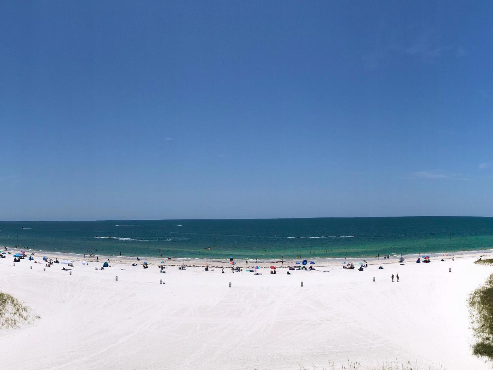 Chateaus on White Sands 502 Beachfront Condo view 3