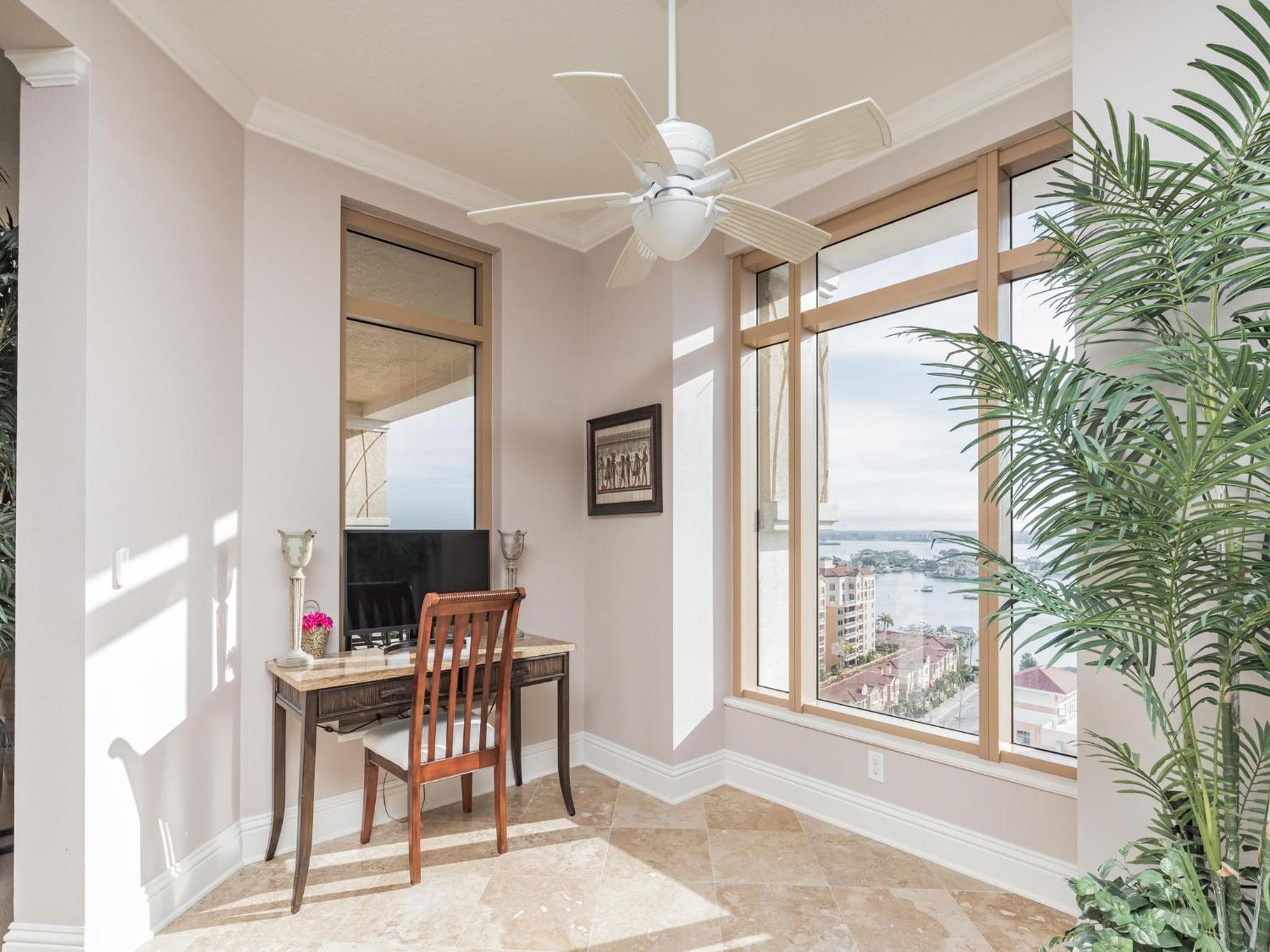 Sandpearl Residences 1605 - Luxurious Top Floor Penthouse - 360 WATER VIEWS
