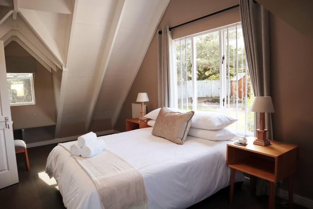 Stylish house/Heated swimming pool-5min to Beach