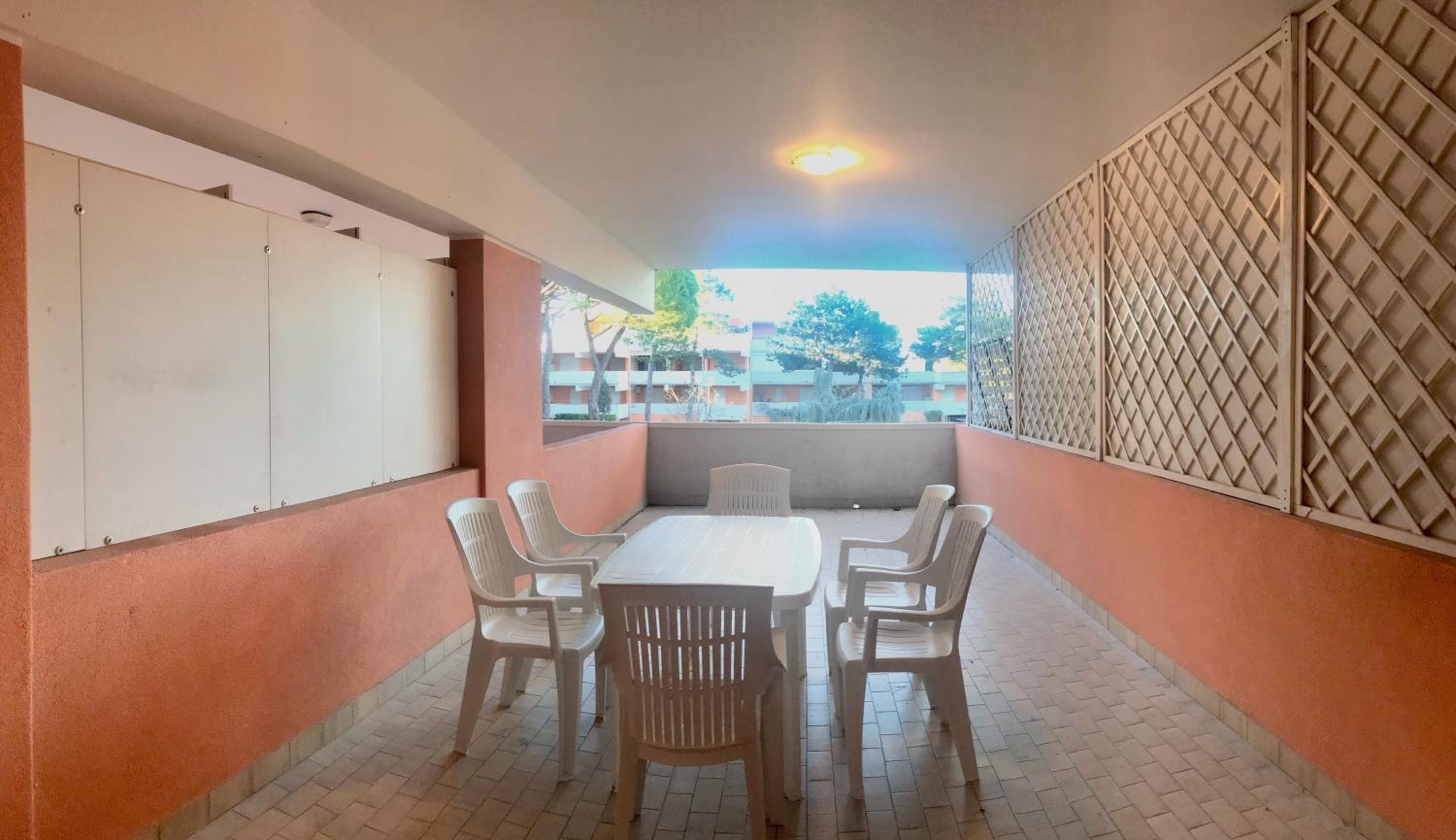 Residence Solarium Pool