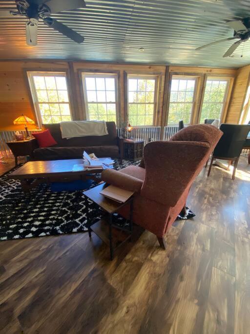 Cabin with a view in Hot Springs—walk to AT view 4