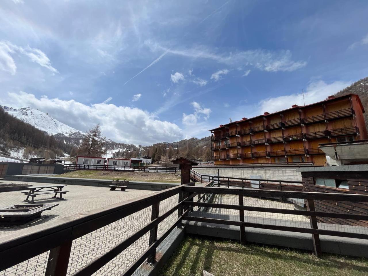 Turris Ski House view 3