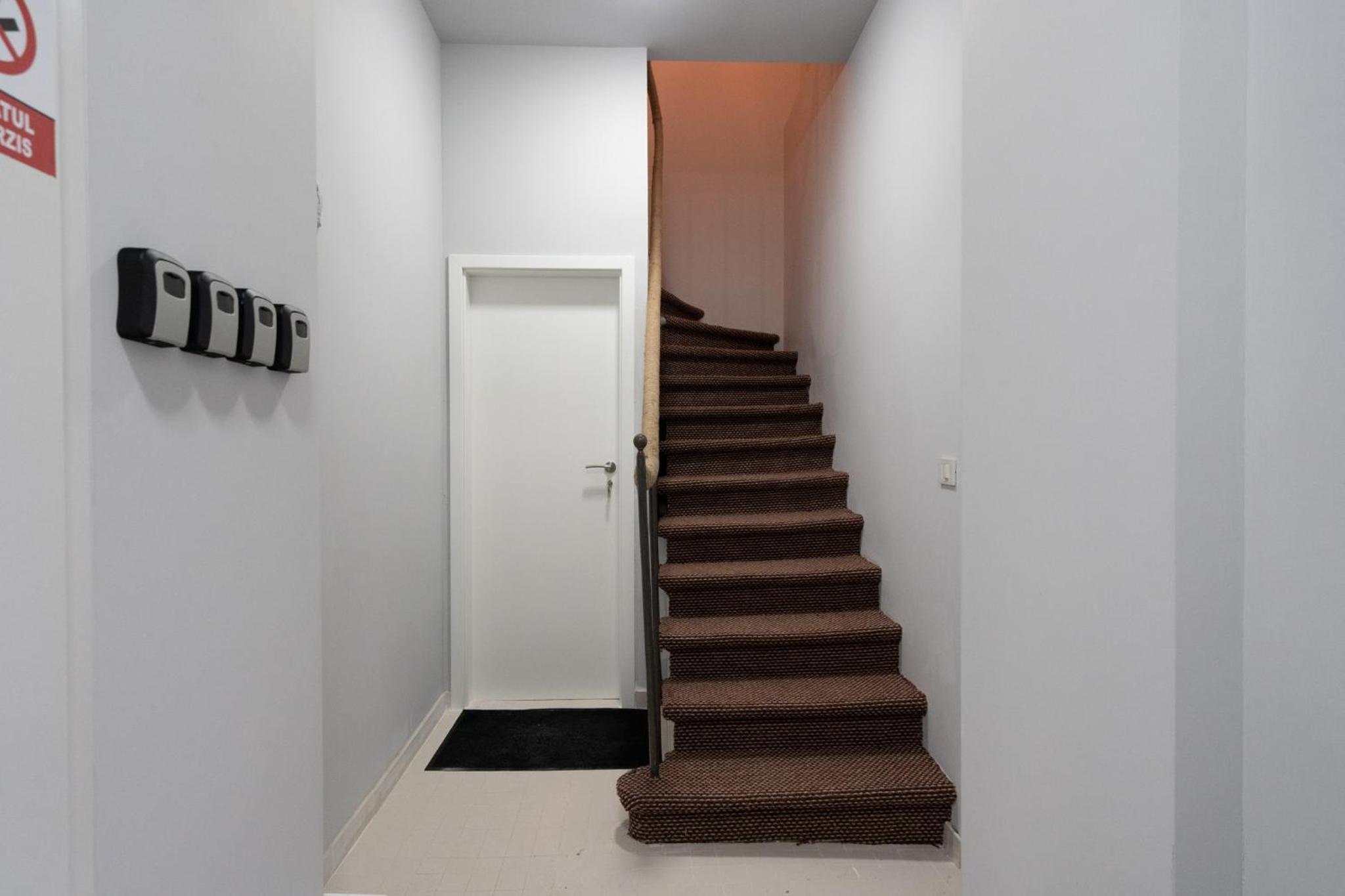 Cute central apartments in villa view 3