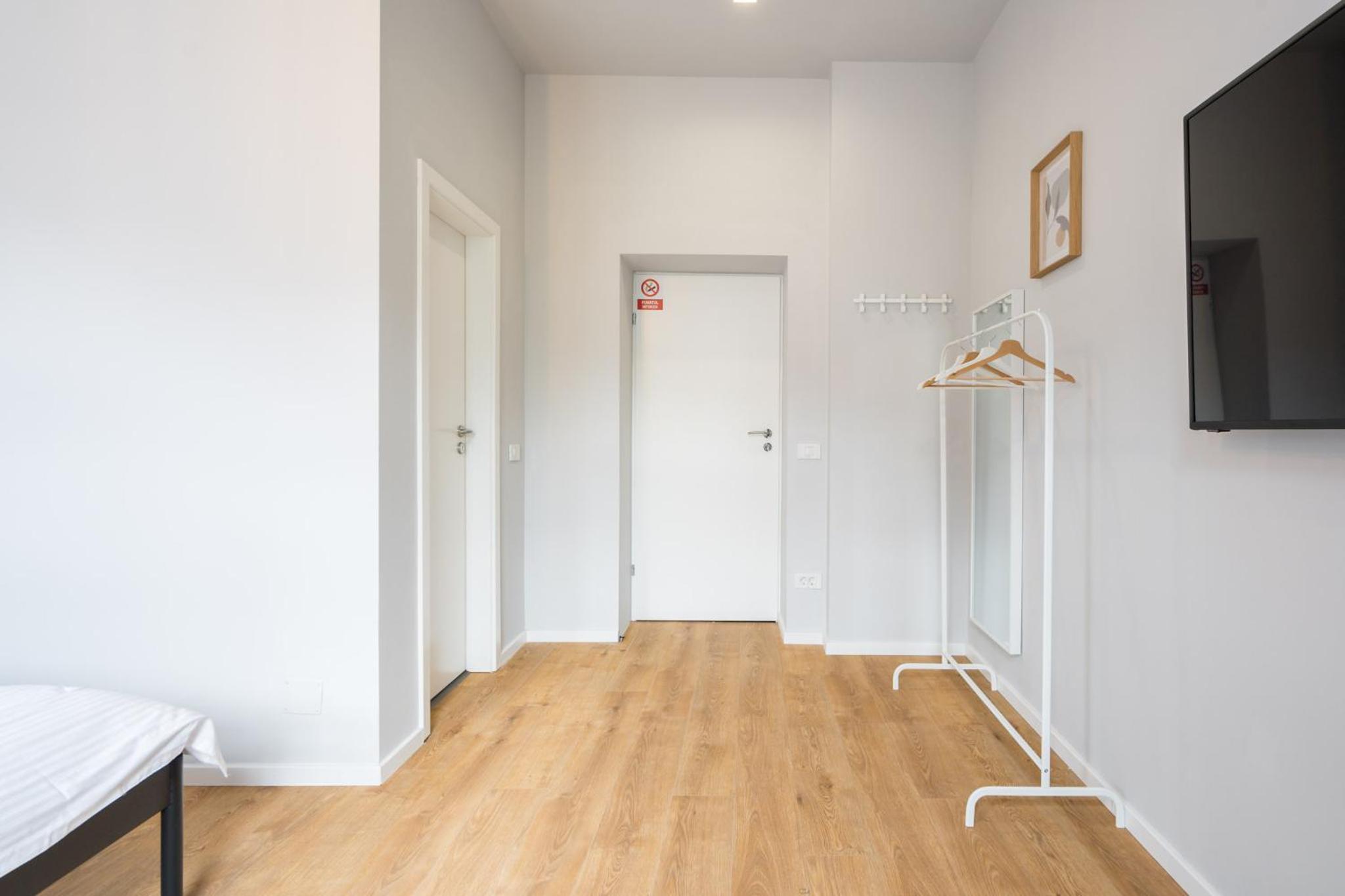Cute central apartments in villa view 4