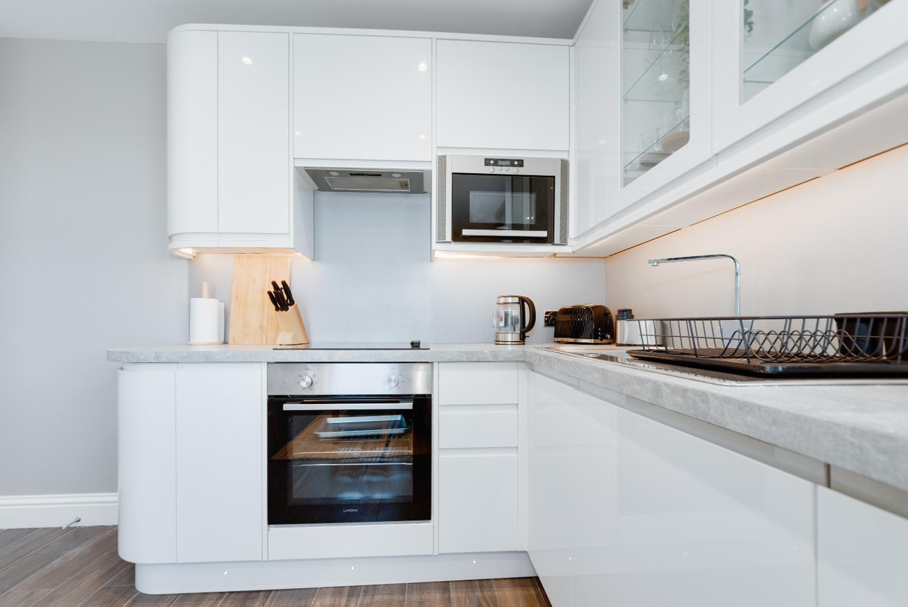 Cosy Retreat with Views of Brighton City and Sea view 5