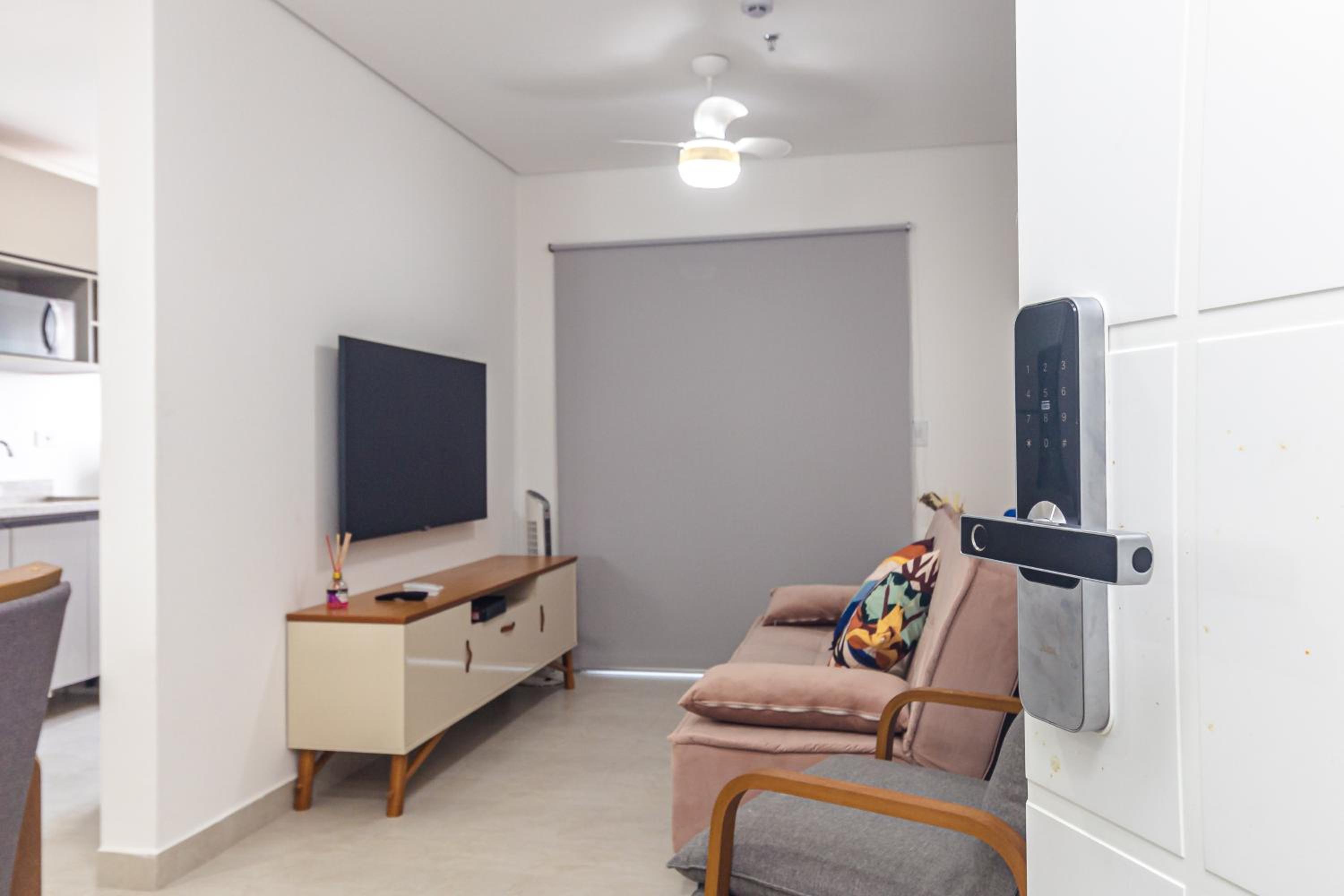 Apartamento Aconchegante e Elegante com Ar-Condicionado, Piscina, Garagem e Varanda Gourmet a 3 min da Praia