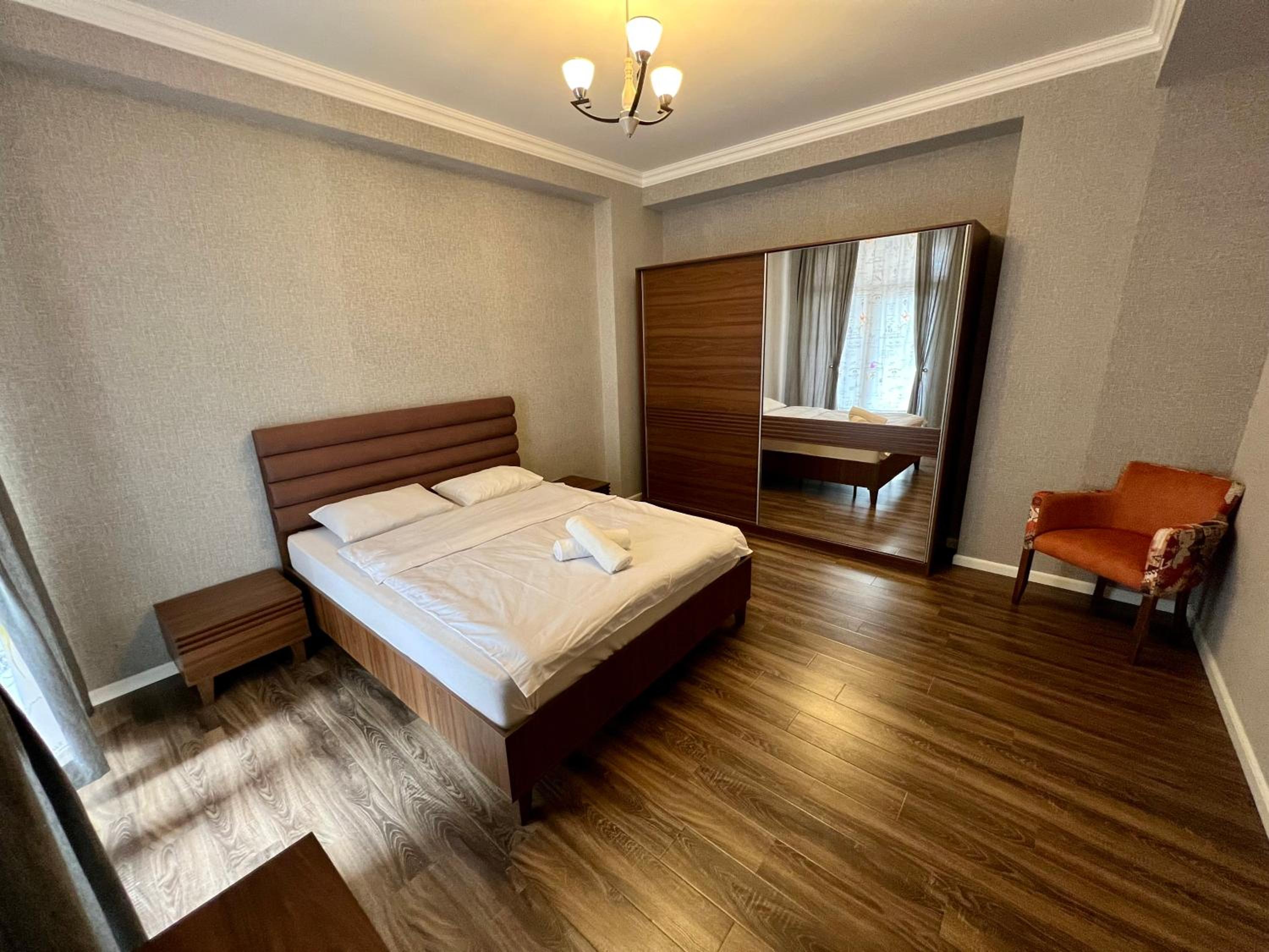 Bayil apartment by Baku Housing