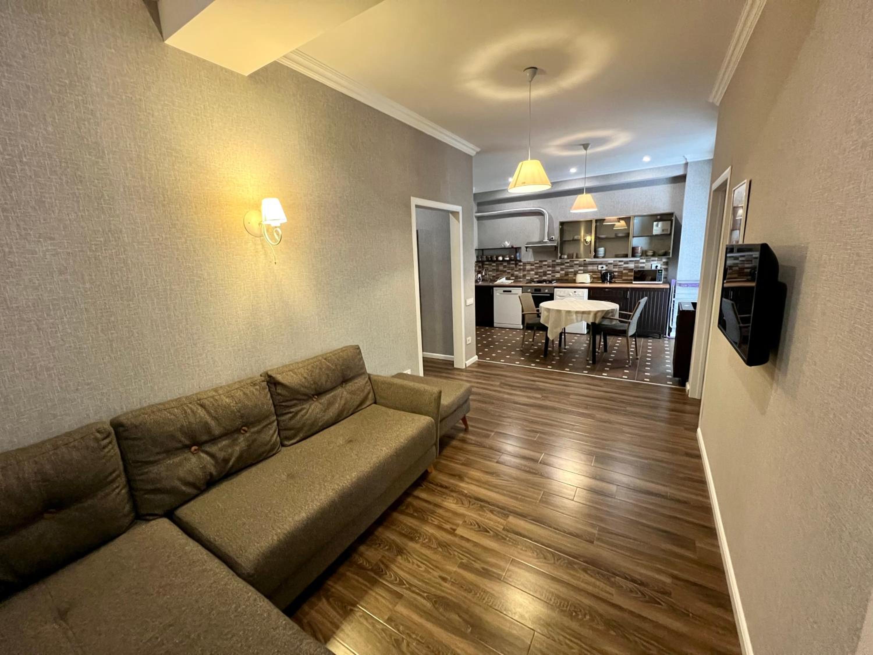 Bayil apartment by Baku Housing